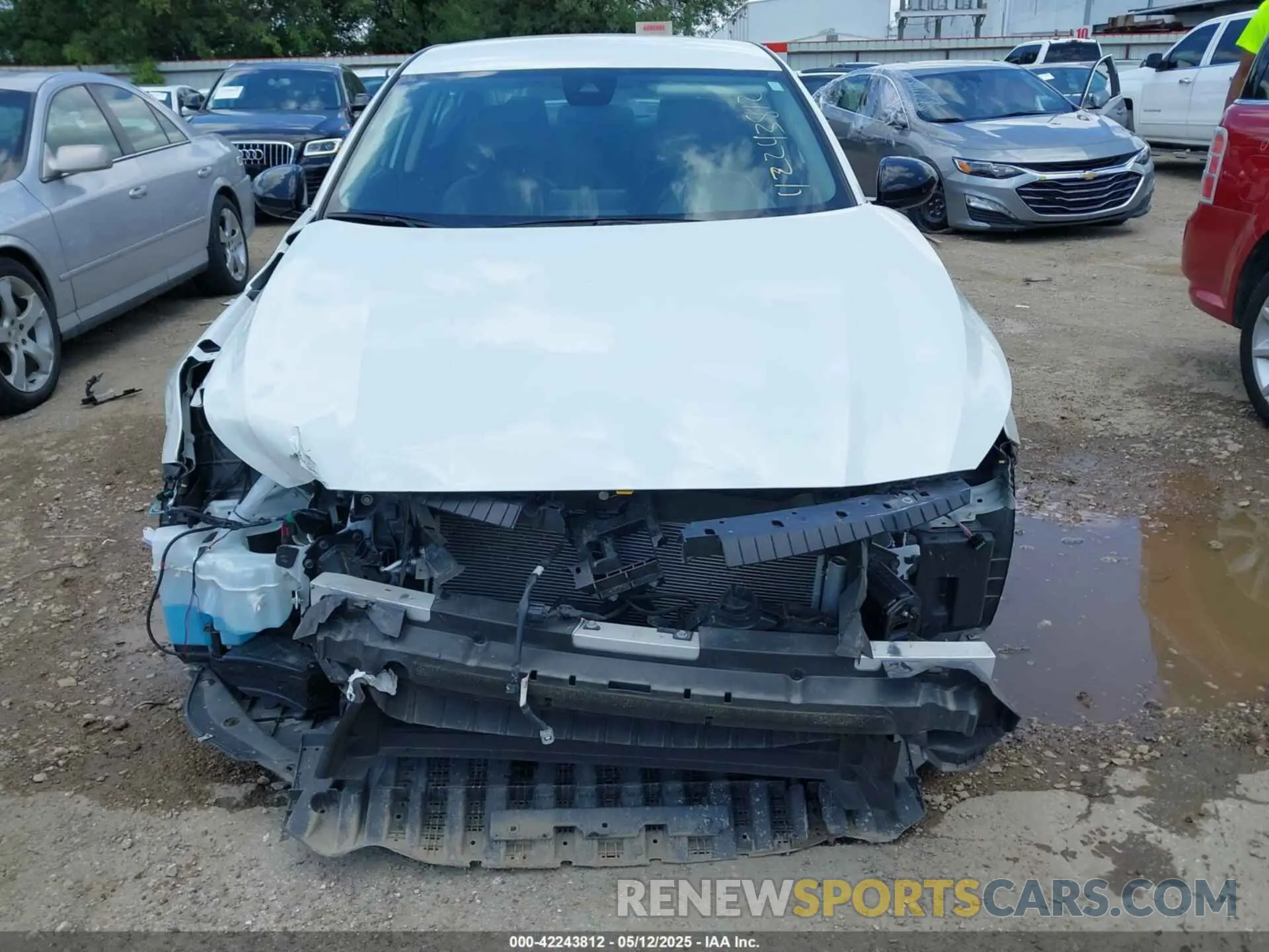 13 Photograph of a damaged car 1N4BL4CV1RN367154 NISSAN ALTIMA 2024