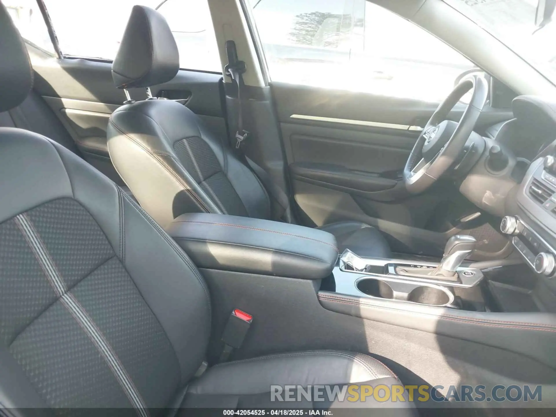 5 Photograph of a damaged car 1N4BL4CV1RN389123 NISSAN ALTIMA 2024