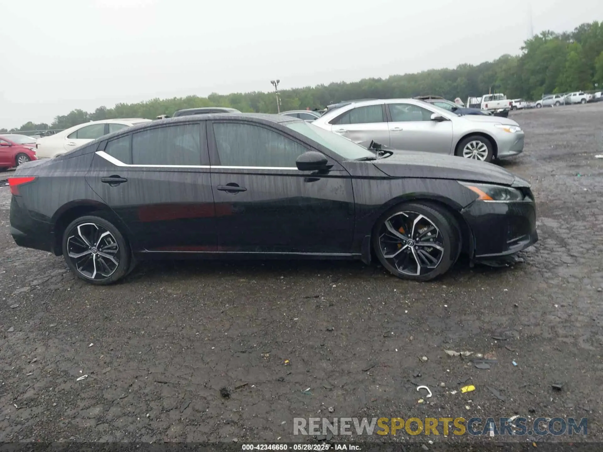 13 Photograph of a damaged car 1N4BL4CV2RN318433 NISSAN ALTIMA 2024