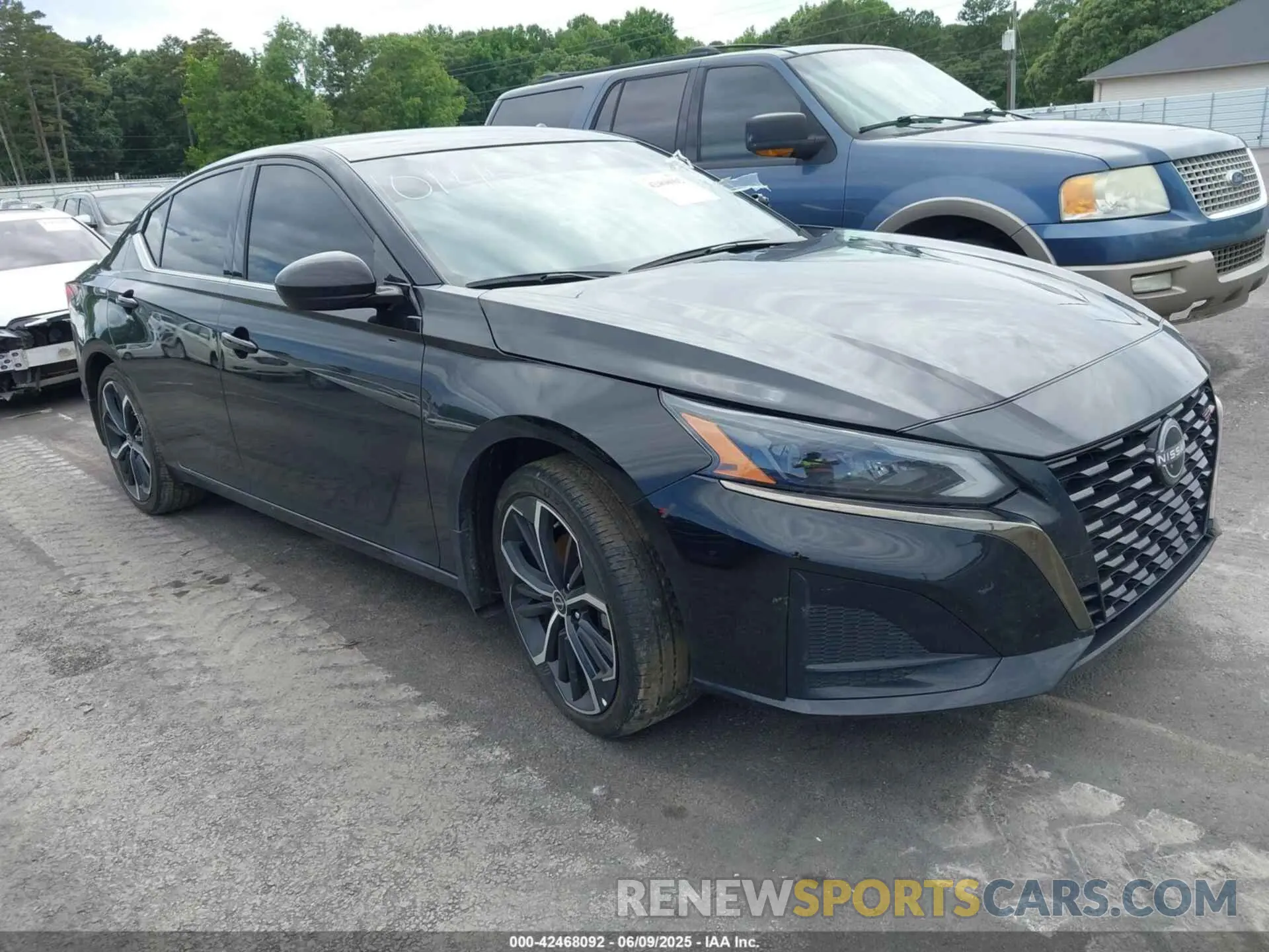1 Photograph of a damaged car 1N4BL4CV2RN330145 NISSAN ALTIMA 2024