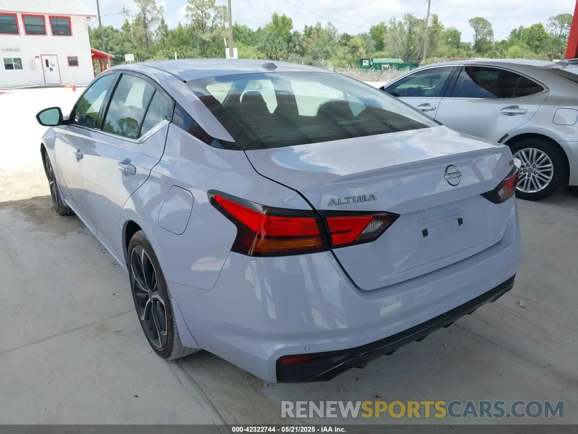 3 Photograph of a damaged car 1N4BL4CV2RN380575 NISSAN ALTIMA 2024
