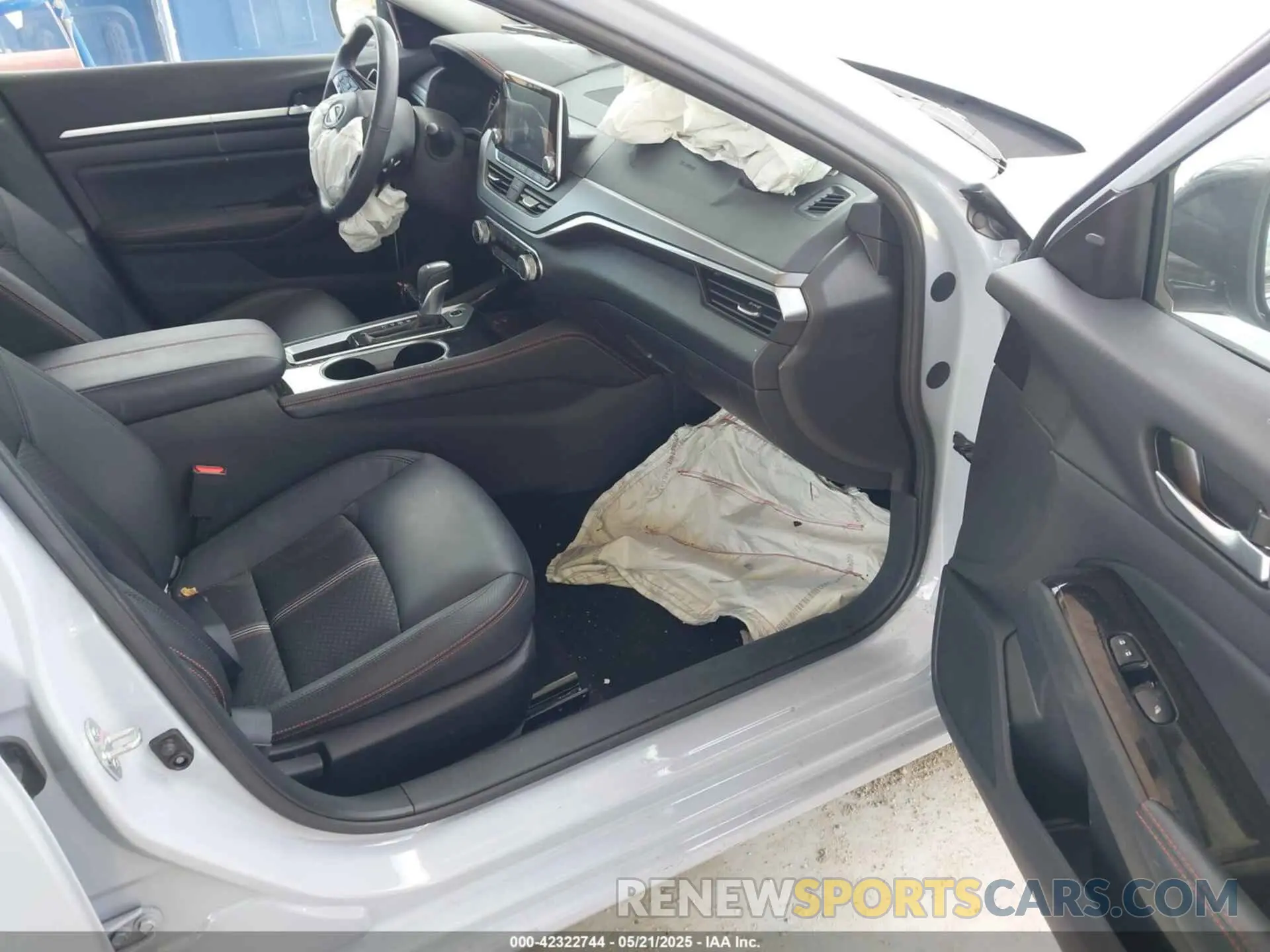 5 Photograph of a damaged car 1N4BL4CV2RN380575 NISSAN ALTIMA 2024