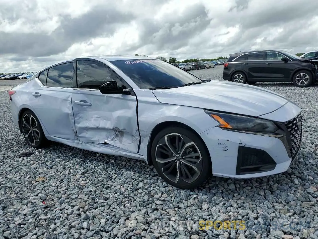 4 Photograph of a damaged car 1N4BL4CV2RN395609 NISSAN ALTIMA 2024