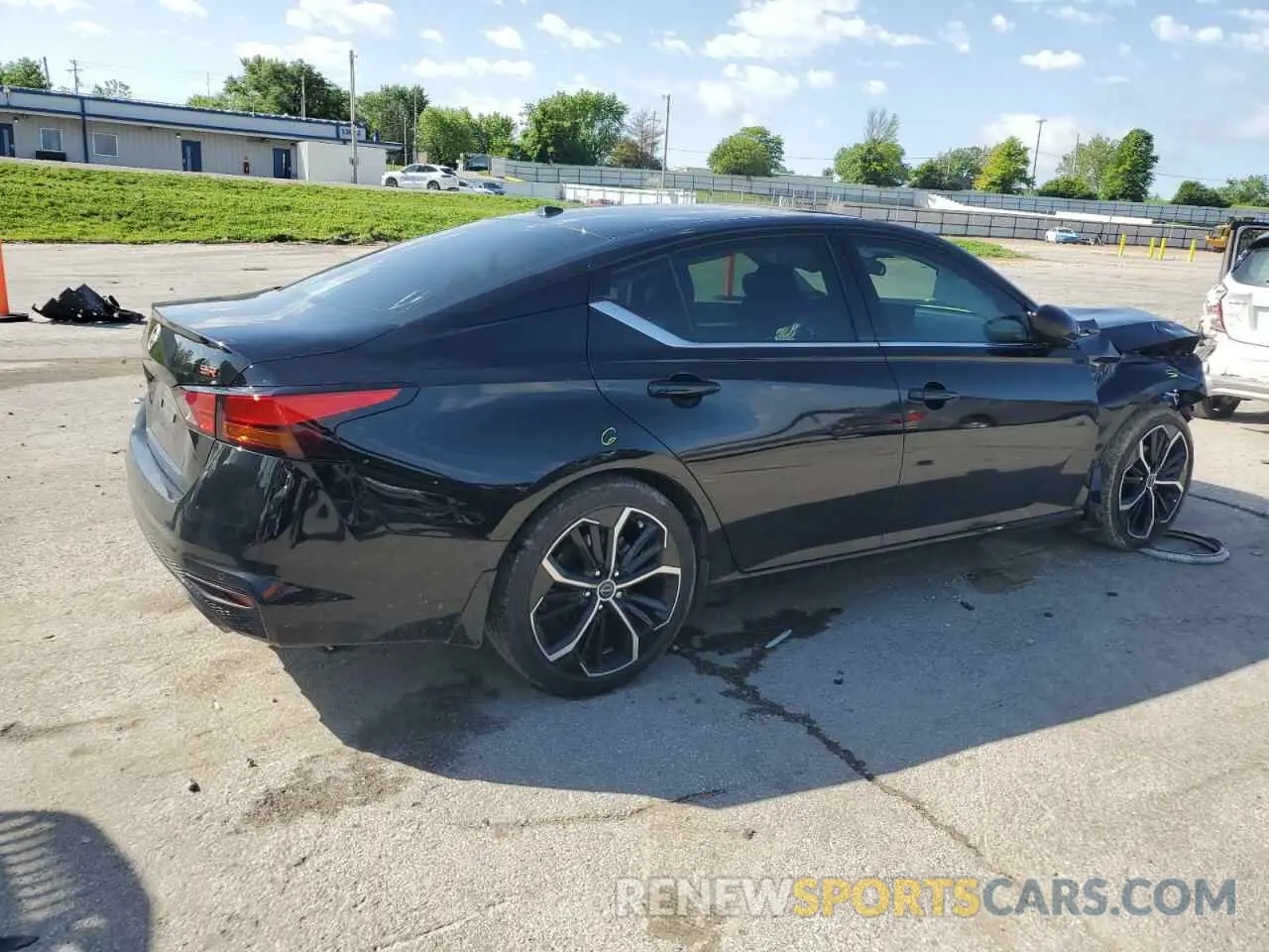 3 Photograph of a damaged car 1N4BL4CV3RN313192 NISSAN ALTIMA 2024