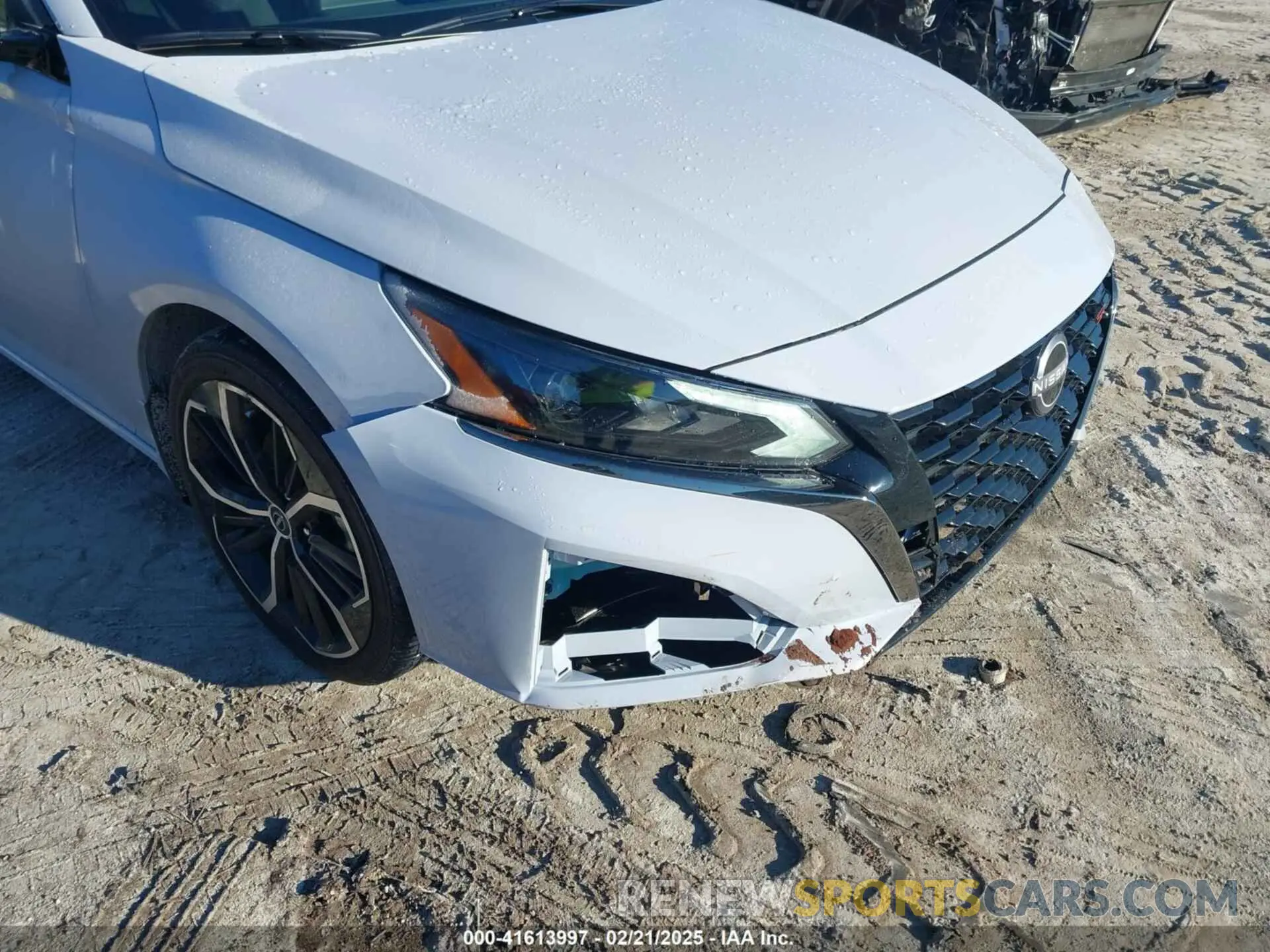 17 Photograph of a damaged car 1N4BL4CV3RN435809 NISSAN ALTIMA 2024