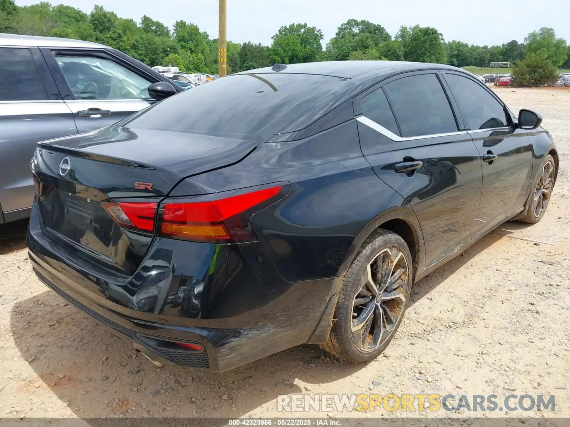 4 Photograph of a damaged car 1N4BL4CV4RN323262 NISSAN ALTIMA 2024