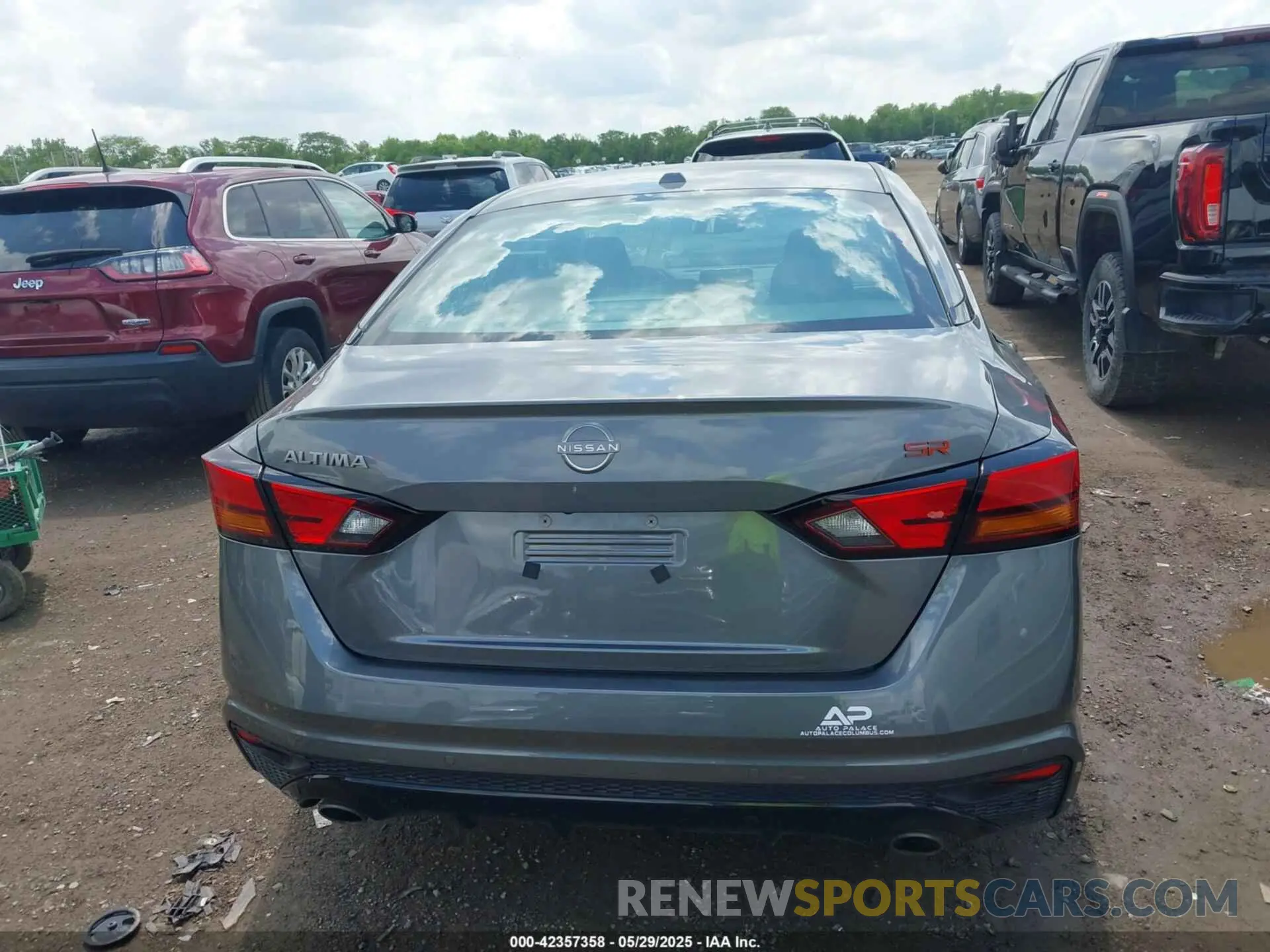 16 Photograph of a damaged car 1N4BL4CV4RN333368 NISSAN ALTIMA 2024