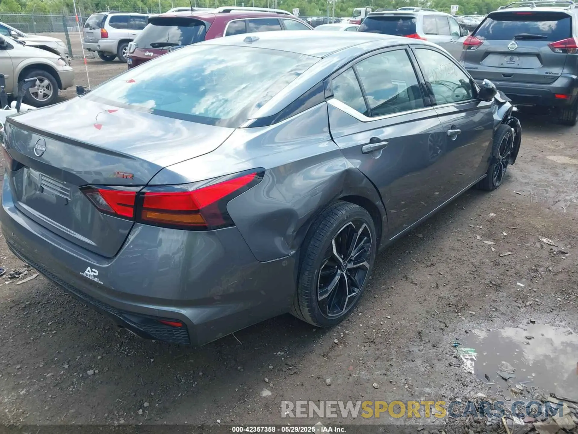 4 Photograph of a damaged car 1N4BL4CV4RN333368 NISSAN ALTIMA 2024