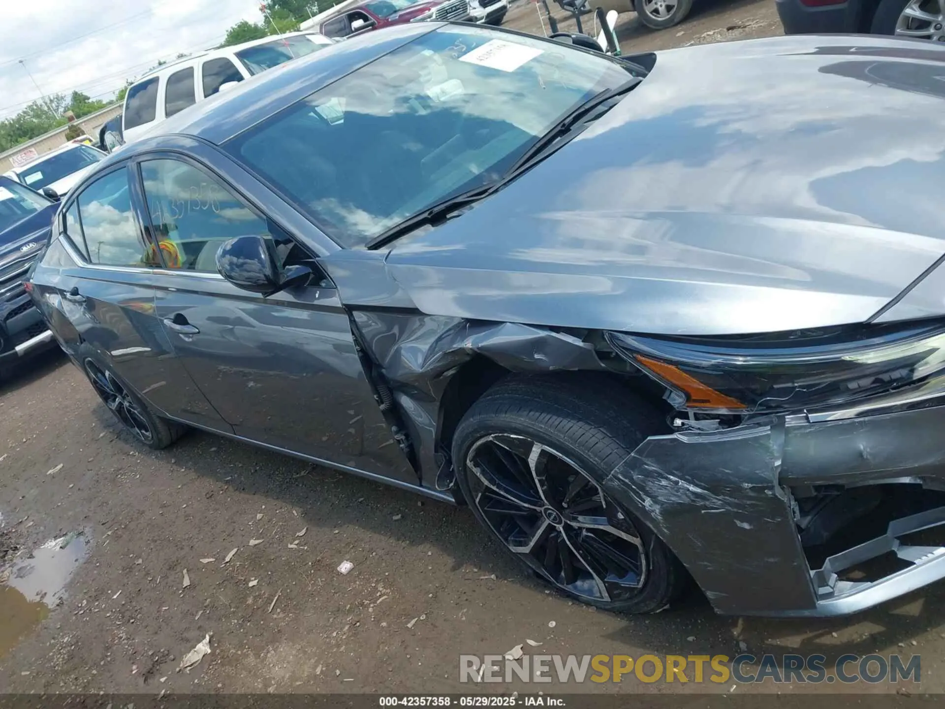 6 Photograph of a damaged car 1N4BL4CV4RN333368 NISSAN ALTIMA 2024