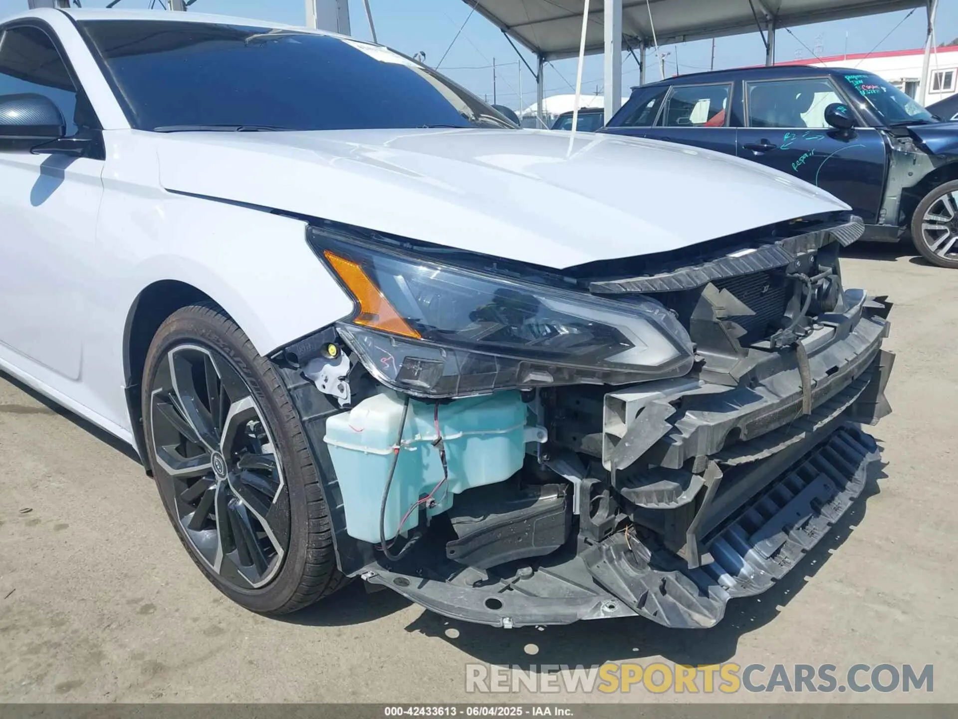 19 Photograph of a damaged car 1N4BL4CV4RN339414 NISSAN ALTIMA 2024