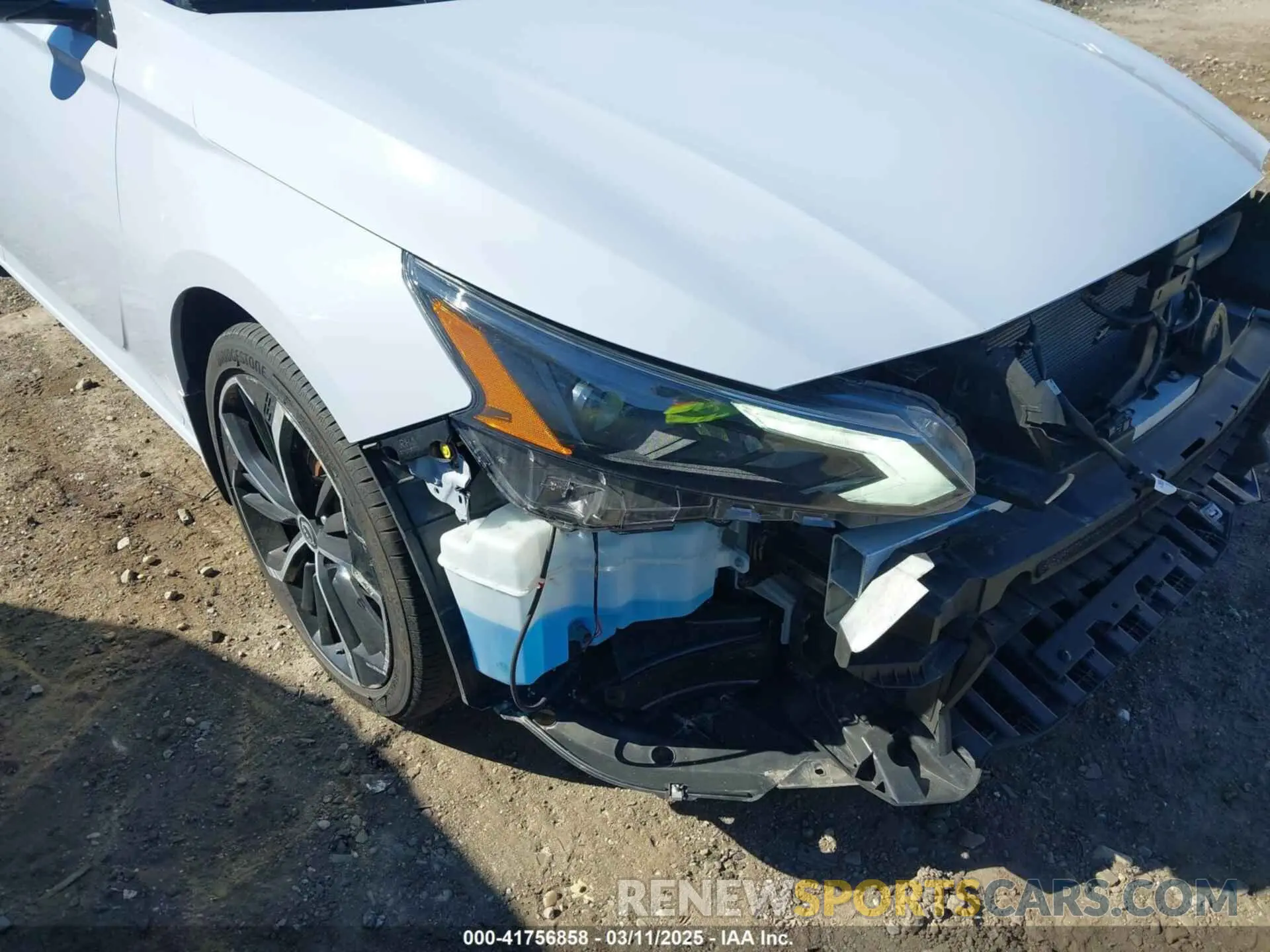 18 Photograph of a damaged car 1N4BL4CV4RN340093 NISSAN ALTIMA 2024