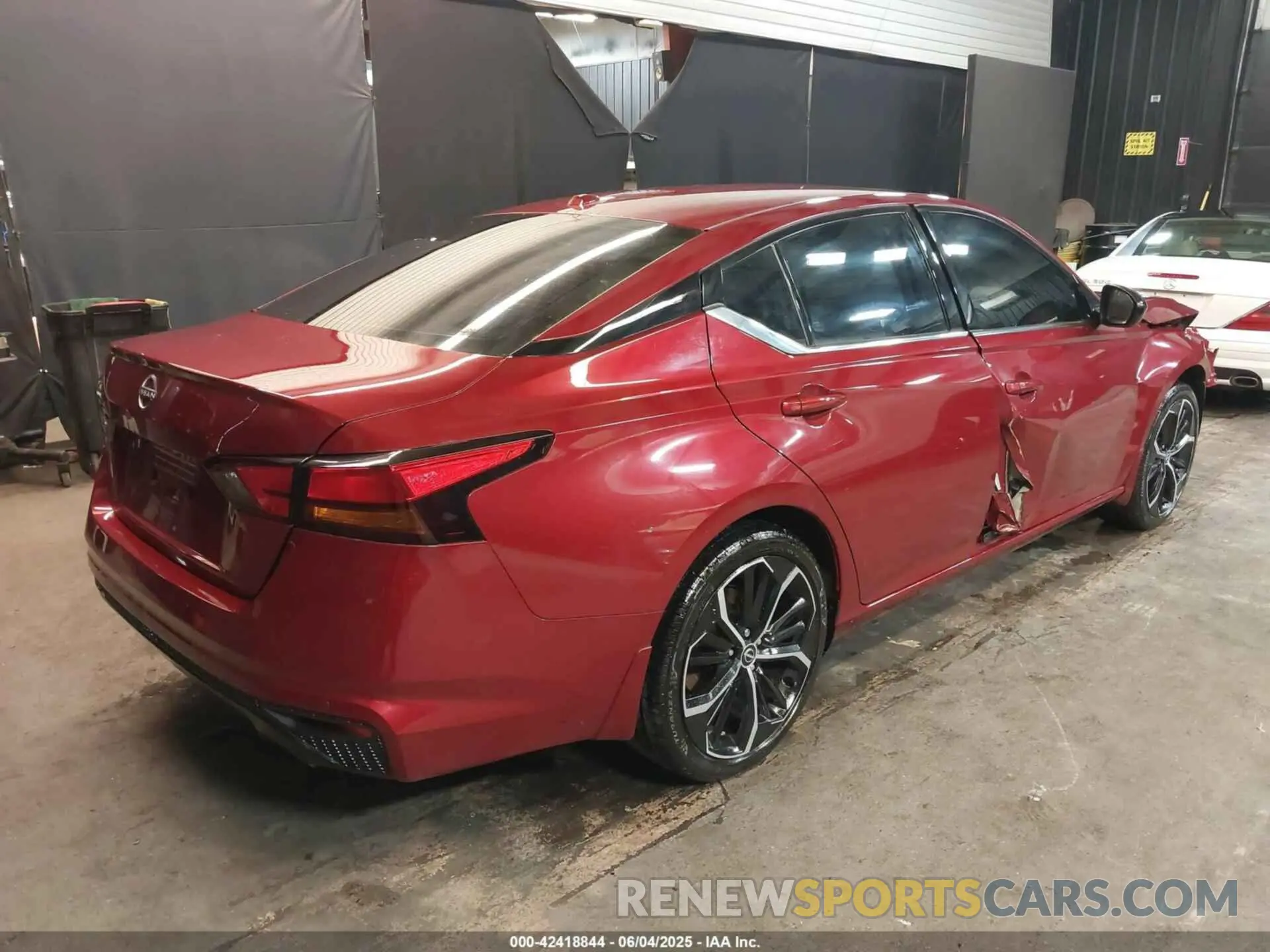 4 Photograph of a damaged car 1N4BL4CV4RN416072 NISSAN ALTIMA 2024