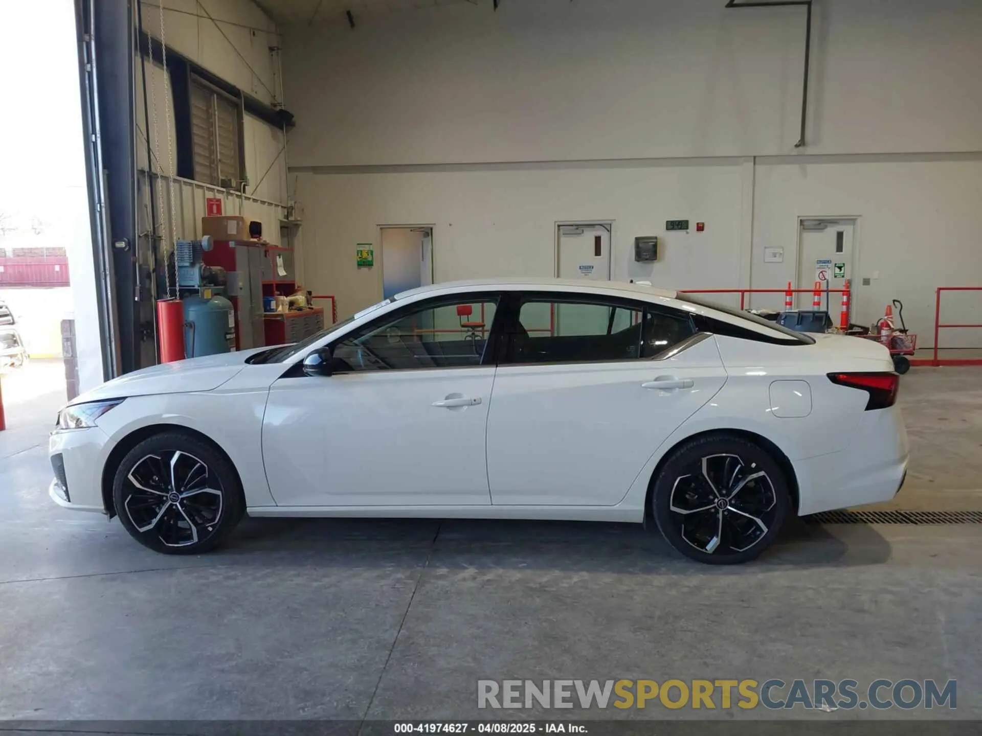 14 Photograph of a damaged car 1N4BL4CV4RN433938 NISSAN ALTIMA 2024