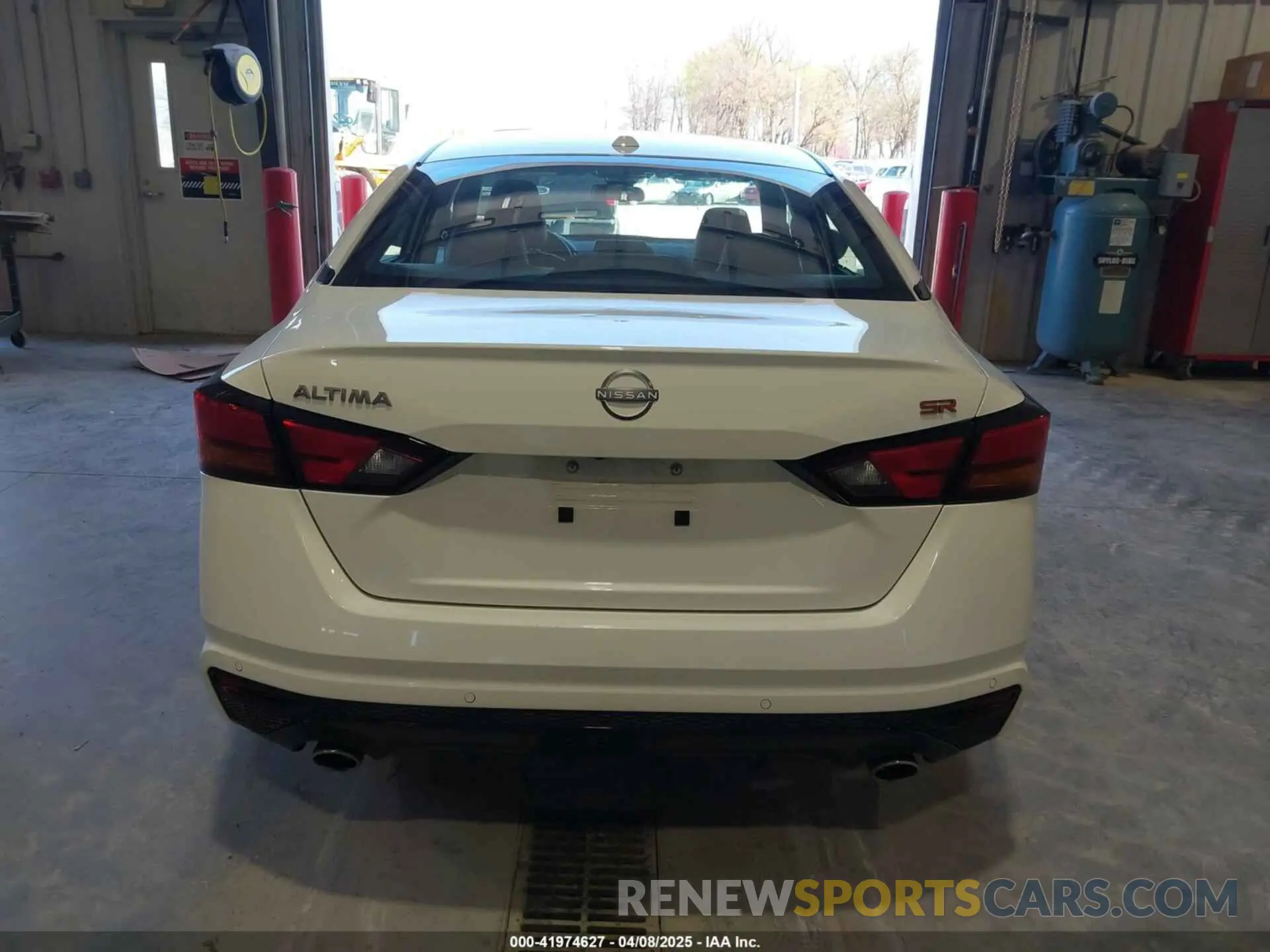 16 Photograph of a damaged car 1N4BL4CV4RN433938 NISSAN ALTIMA 2024