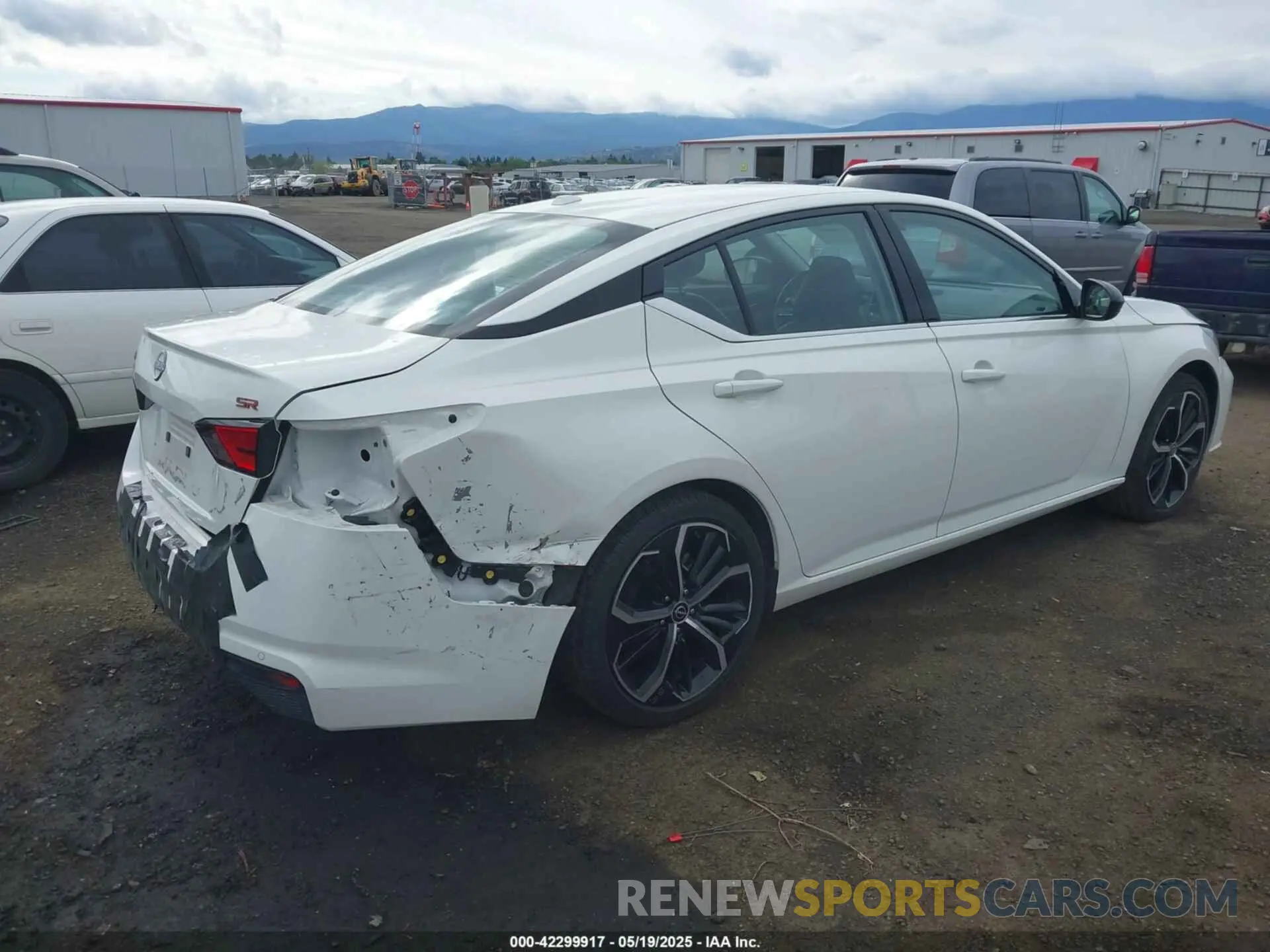 4 Photograph of a damaged car 1N4BL4CV5RN364421 NISSAN ALTIMA 2024