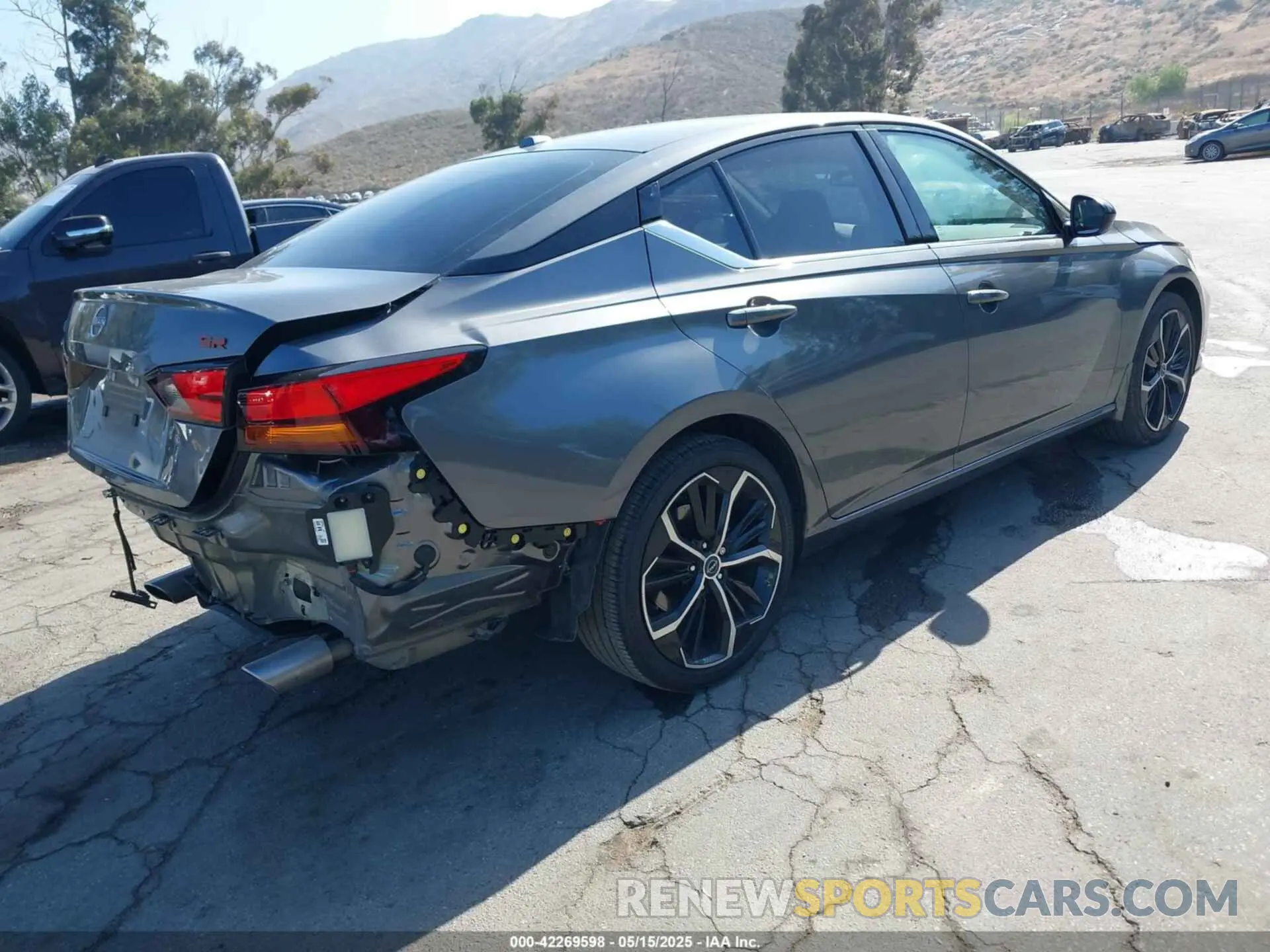 4 Photograph of a damaged car 1N4BL4CV5RN417005 NISSAN ALTIMA 2024