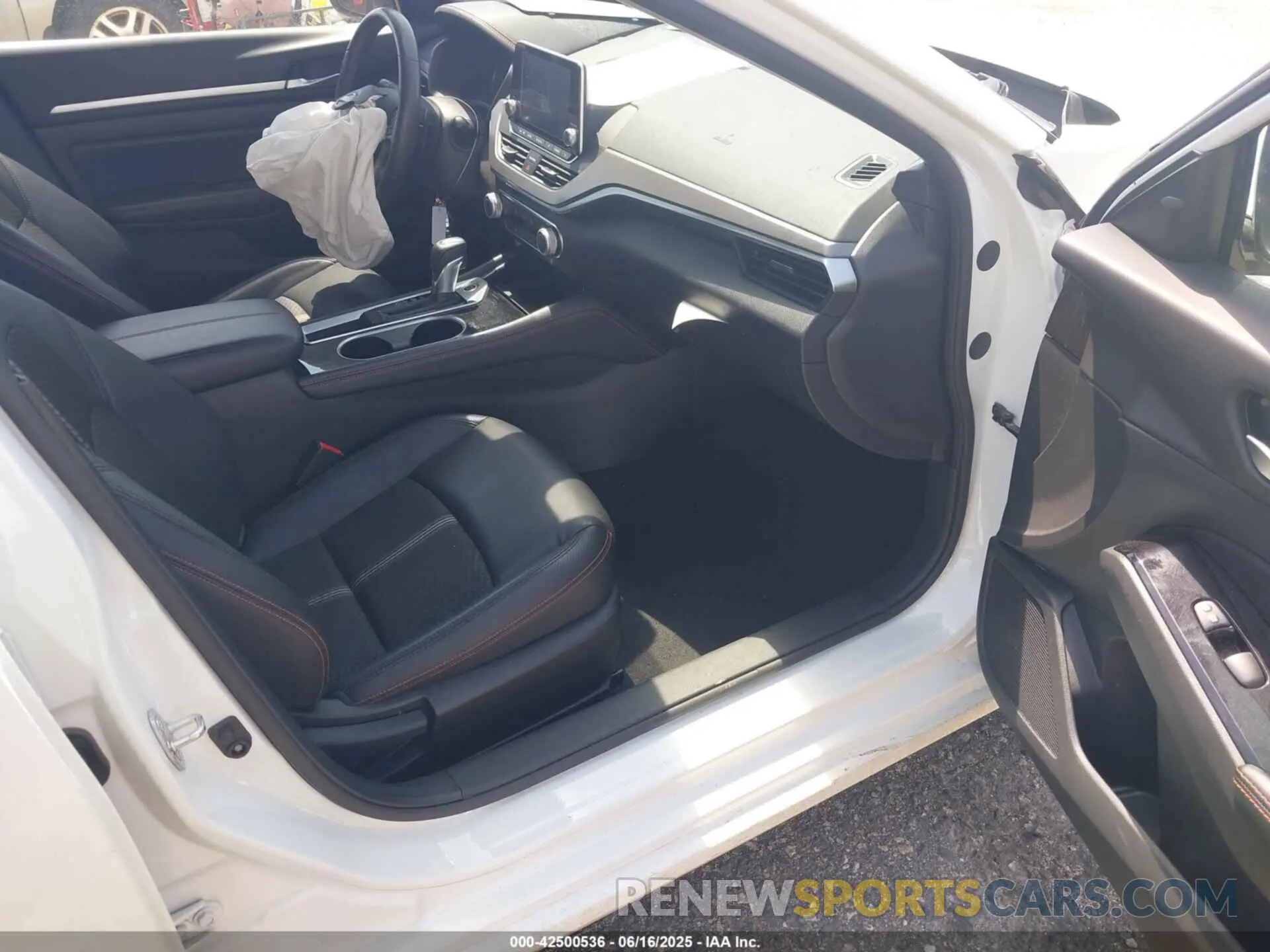 5 Photograph of a damaged car 1N4BL4CV6RN381342 NISSAN ALTIMA 2024