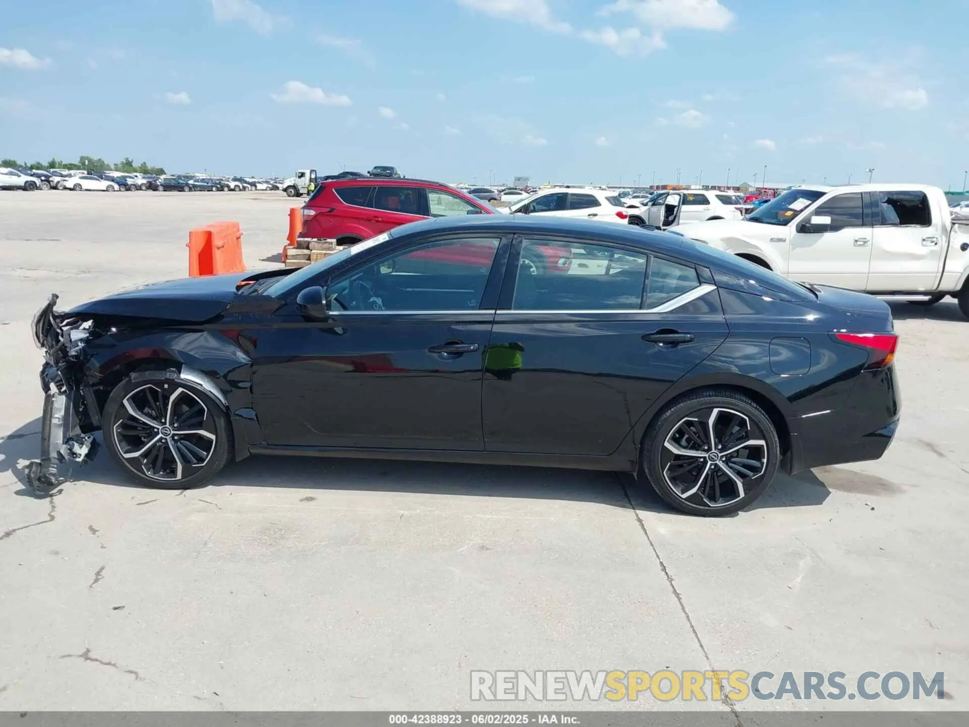 14 Photograph of a damaged car 1N4BL4CV6RN386976 NISSAN ALTIMA 2024