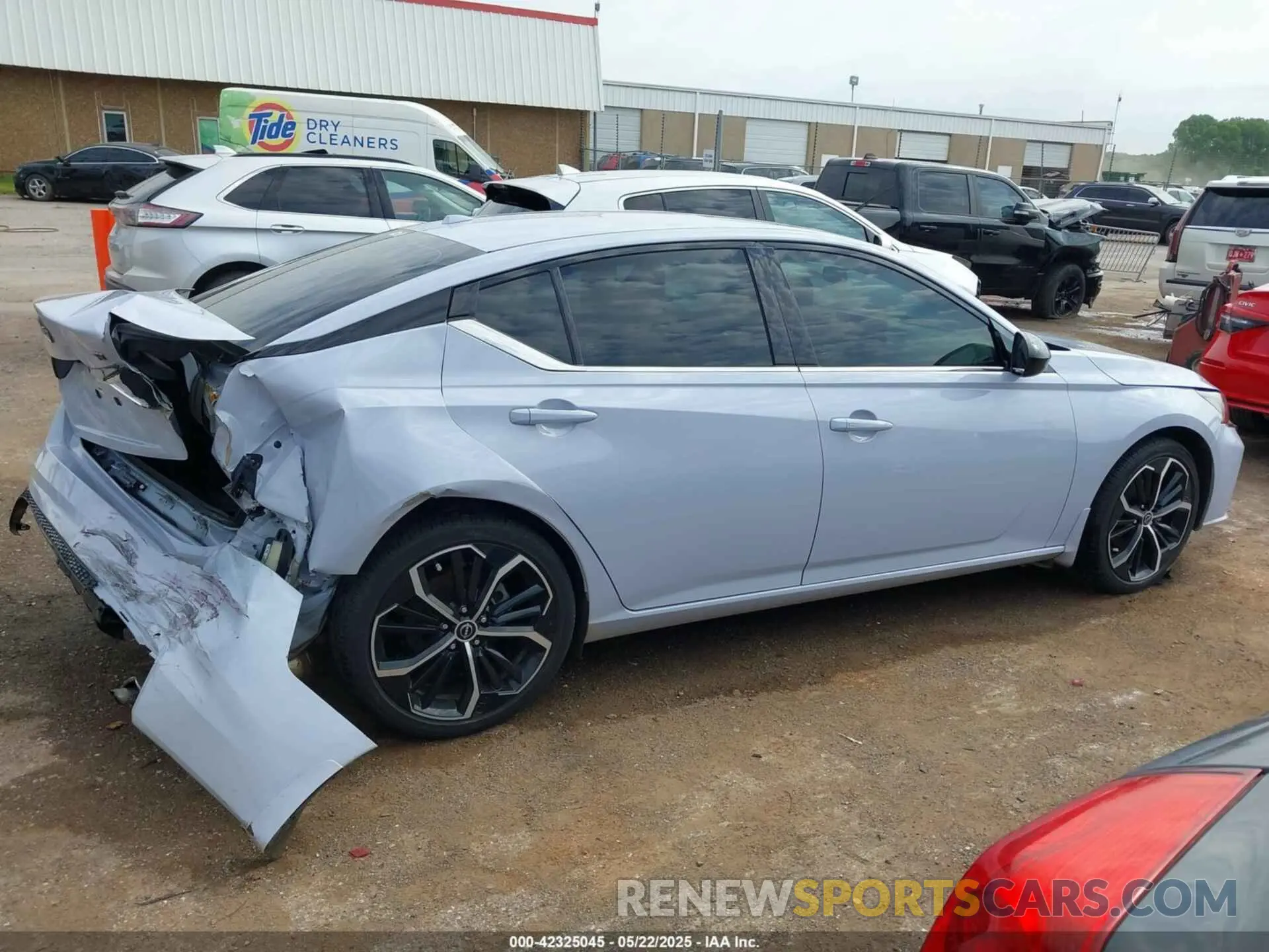 13 Photograph of a damaged car 1N4BL4CV6RN419717 NISSAN ALTIMA 2024
