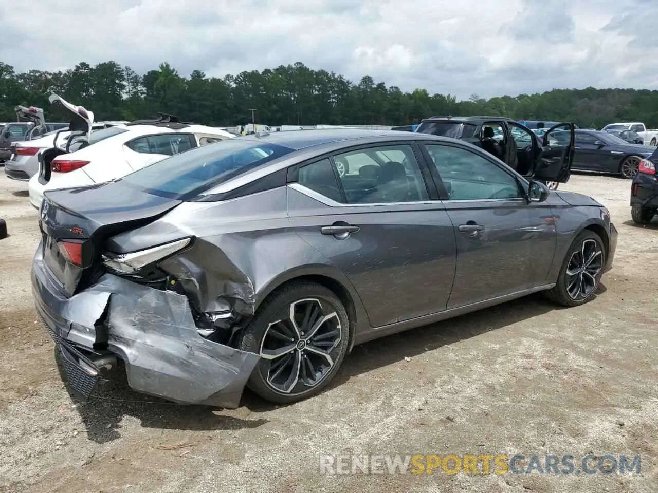 3 Photograph of a damaged car 1N4BL4CV7RN365456 NISSAN ALTIMA 2024