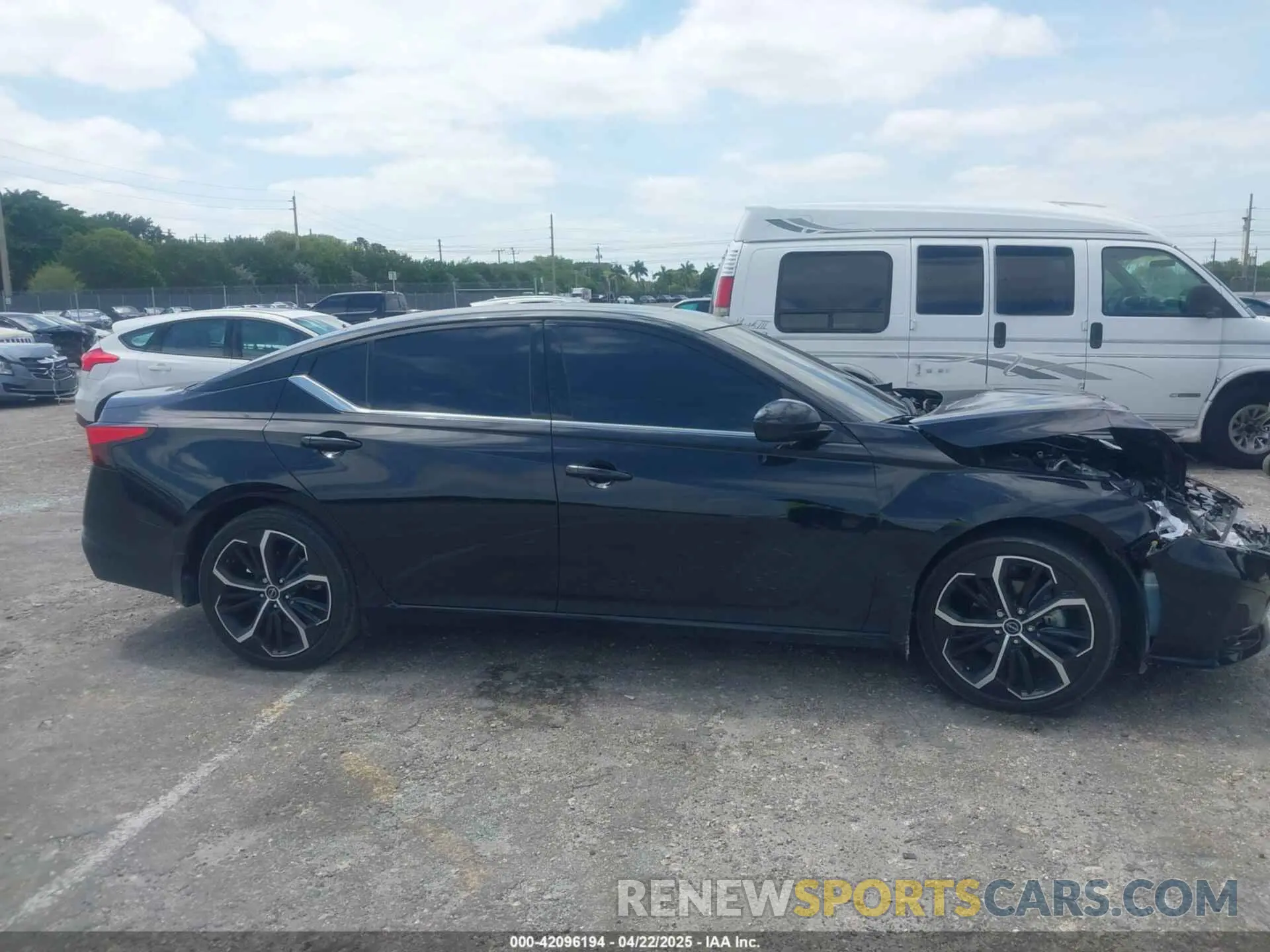 14 Photograph of a damaged car 1N4BL4CV8RN312278 NISSAN ALTIMA 2024