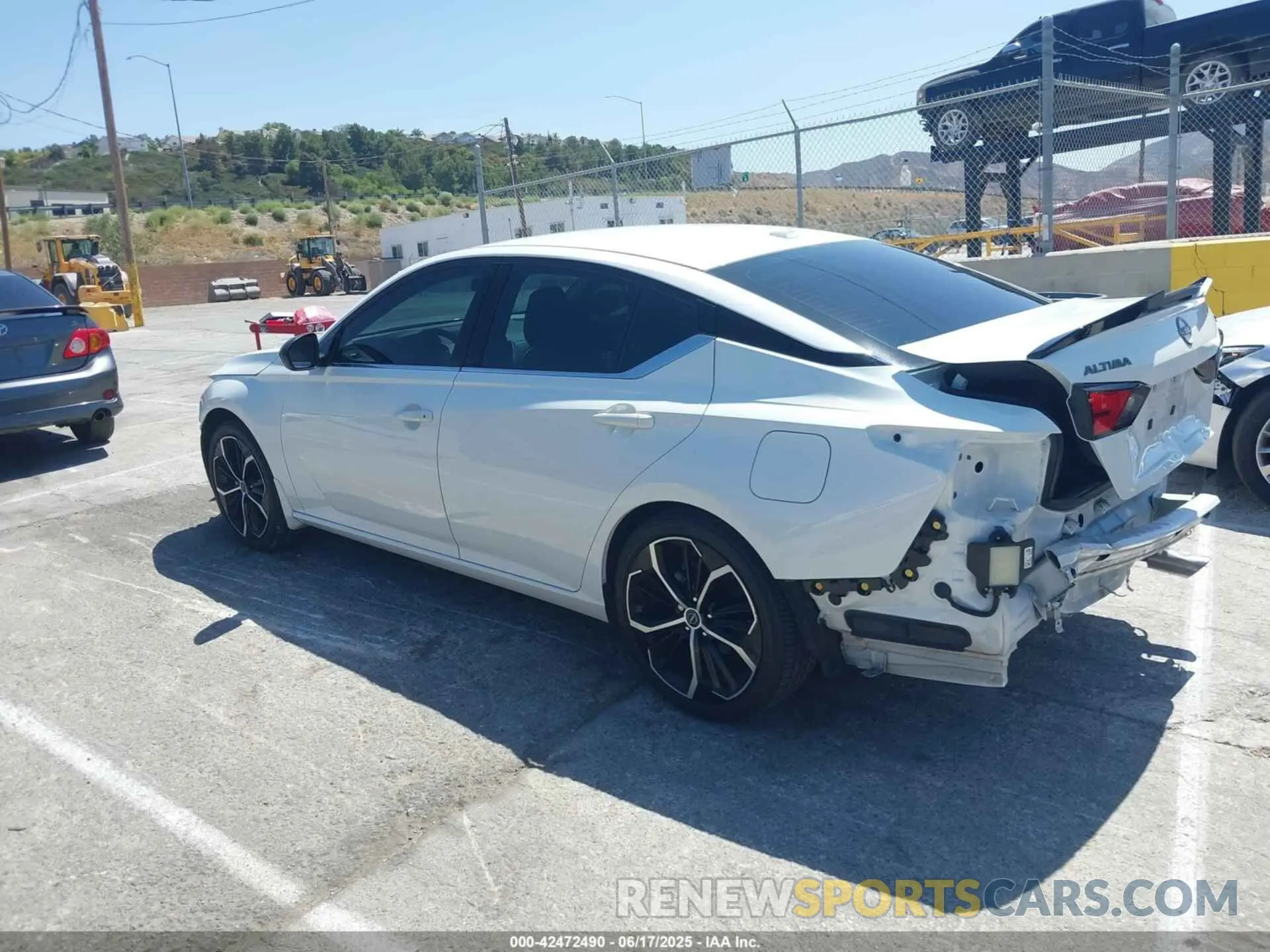 3 Photograph of a damaged car 1N4BL4CV8RN368768 NISSAN ALTIMA 2024