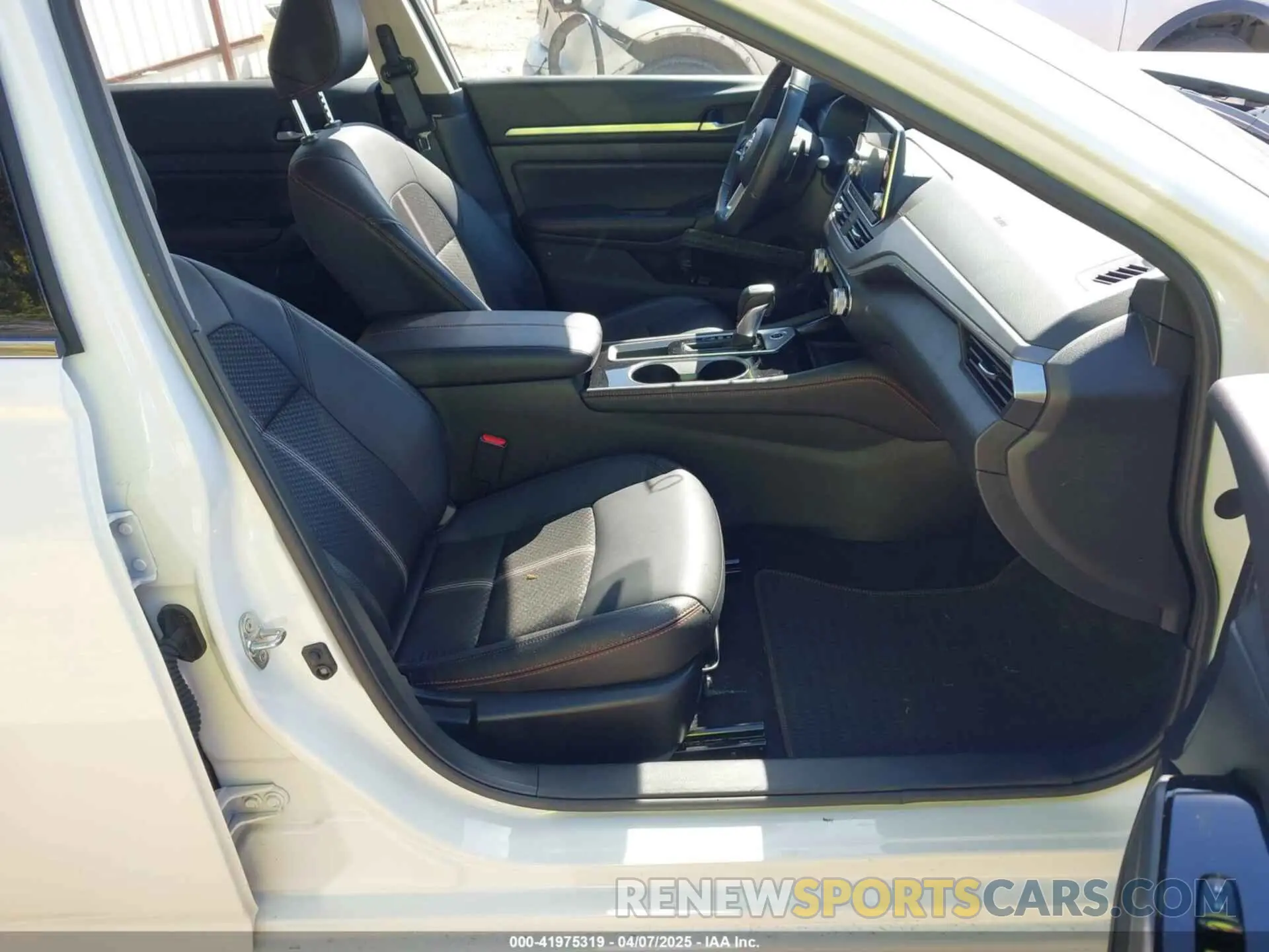 5 Photograph of a damaged car 1N4BL4CV8RN429682 NISSAN ALTIMA 2024