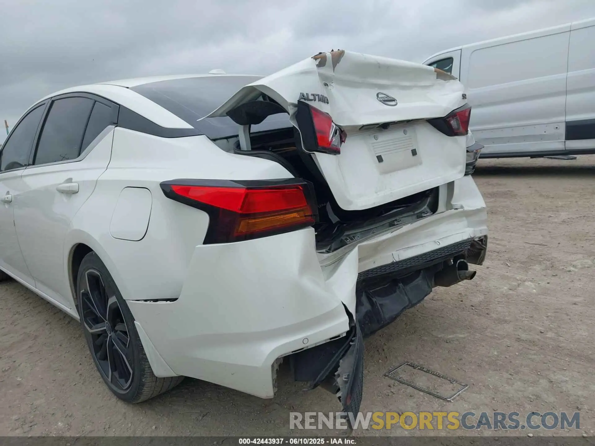 6 Photograph of a damaged car 1N4BL4CV9RN316324 NISSAN ALTIMA 2024