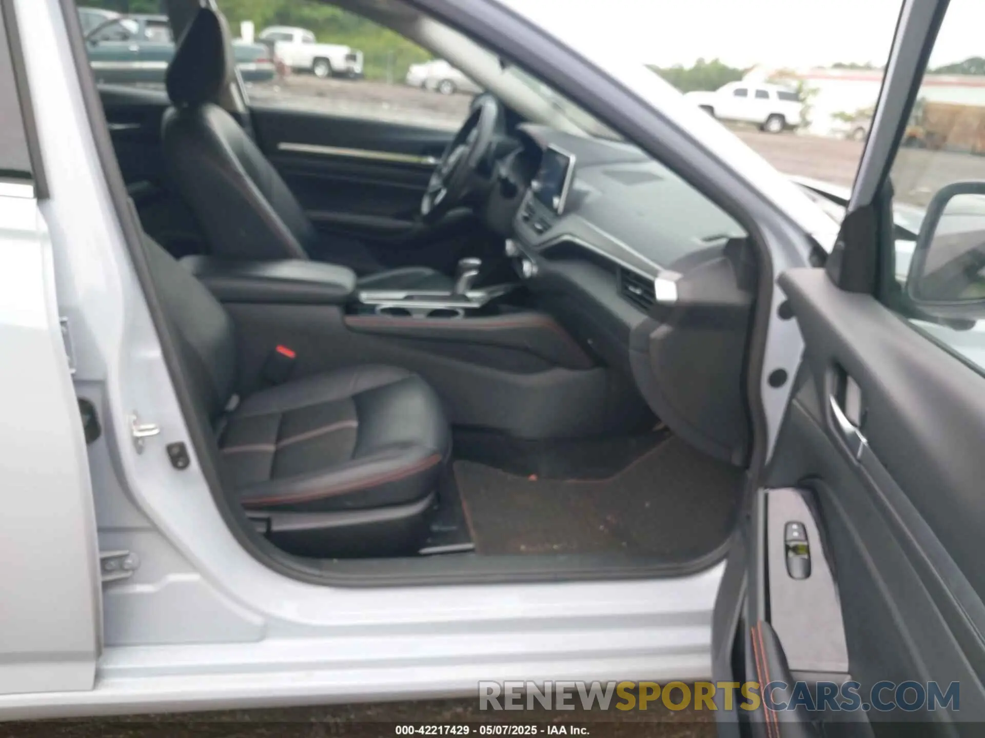 5 Photograph of a damaged car 1N4BL4CV9RN357679 NISSAN ALTIMA 2024