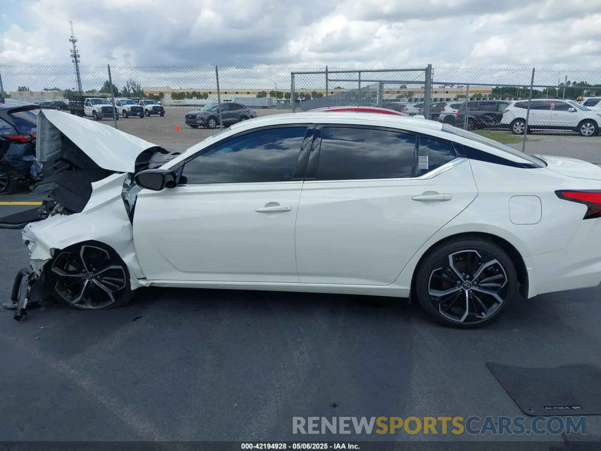 14 Photograph of a damaged car 1N4BL4CVXRN427304 NISSAN ALTIMA 2024