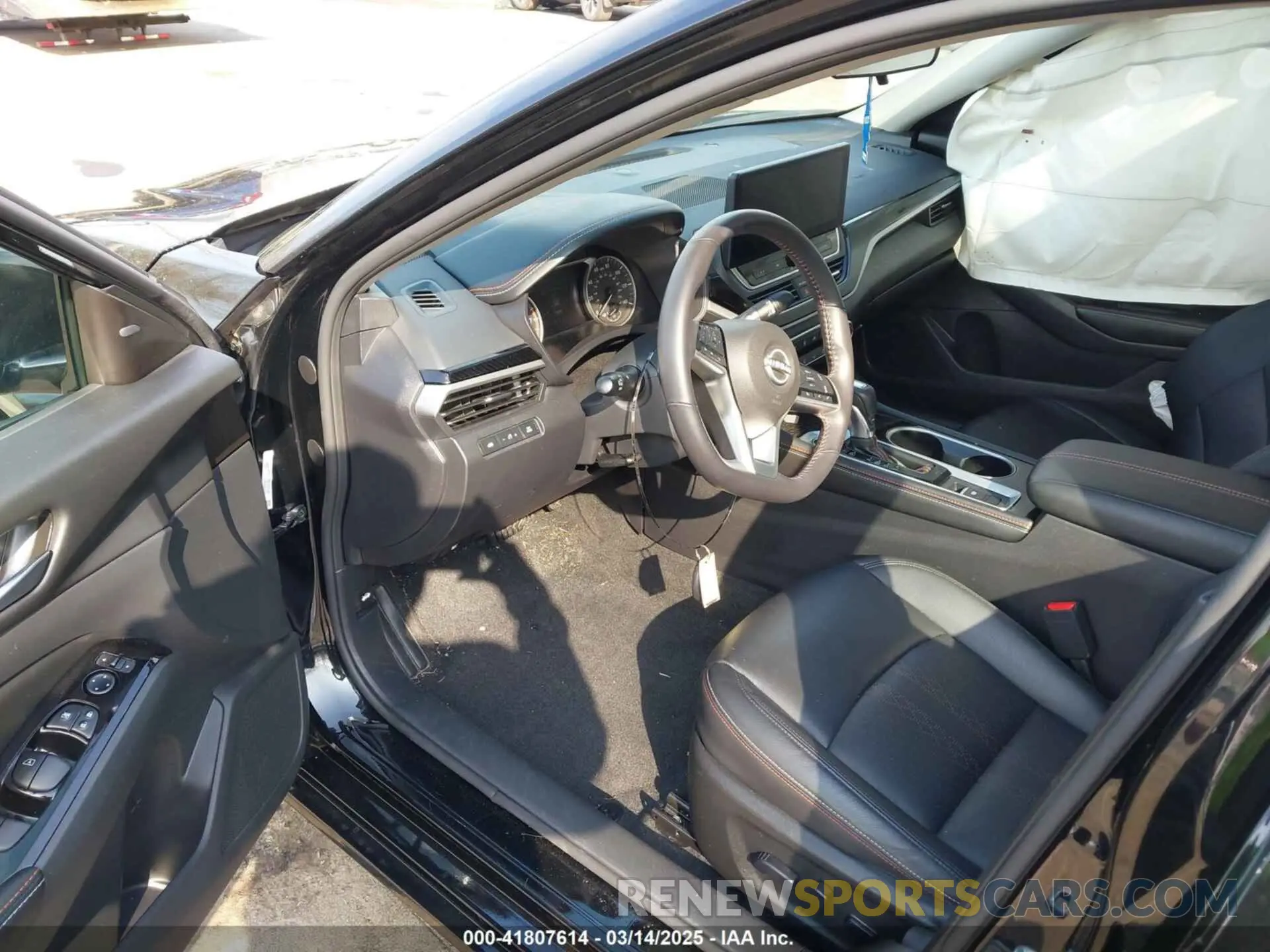 5 Photograph of a damaged car 1N4BL4CW0RN339385 NISSAN ALTIMA 2024