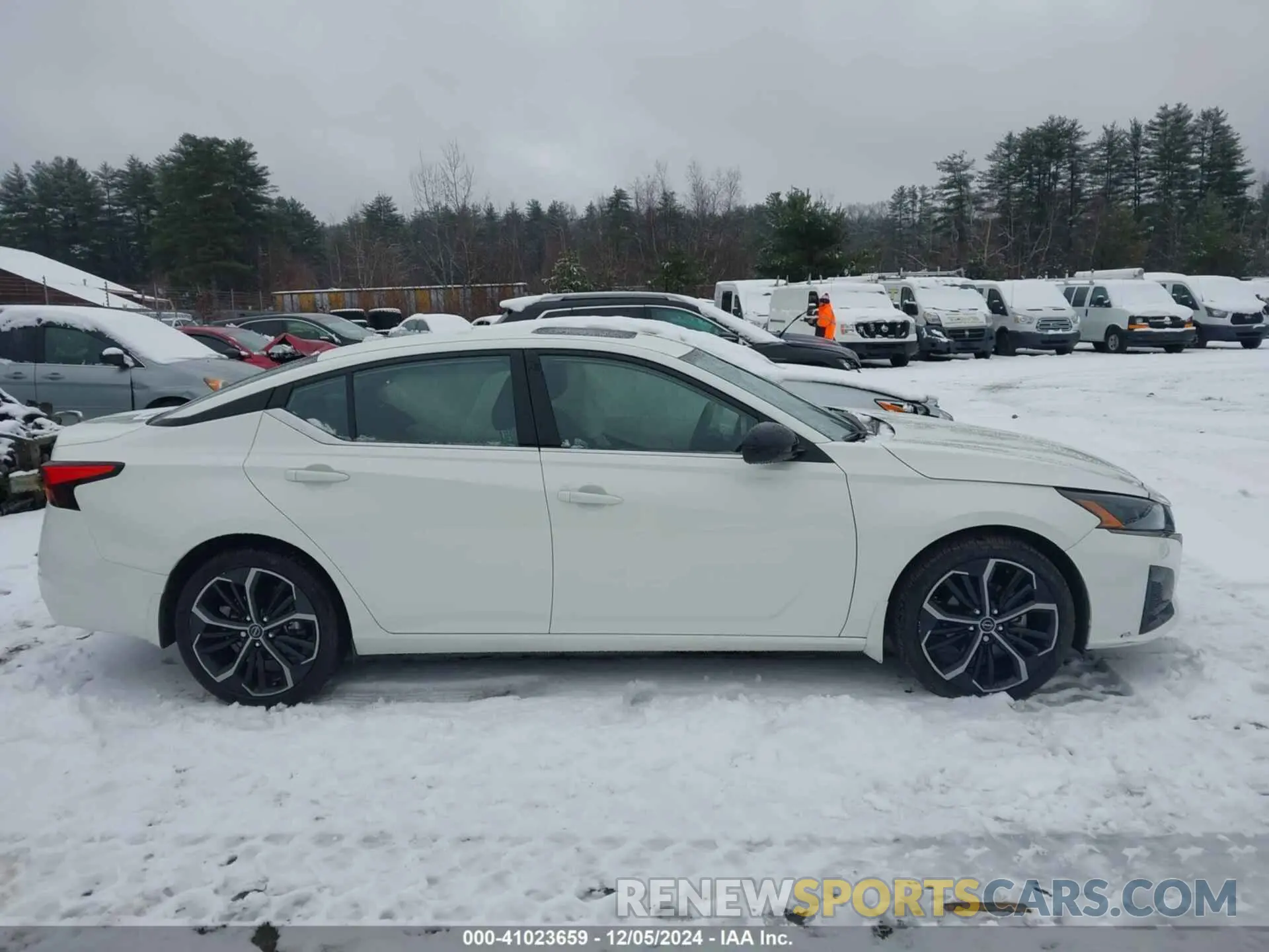 14 Photograph of a damaged car 1N4BL4CW2RN311782 NISSAN ALTIMA 2024