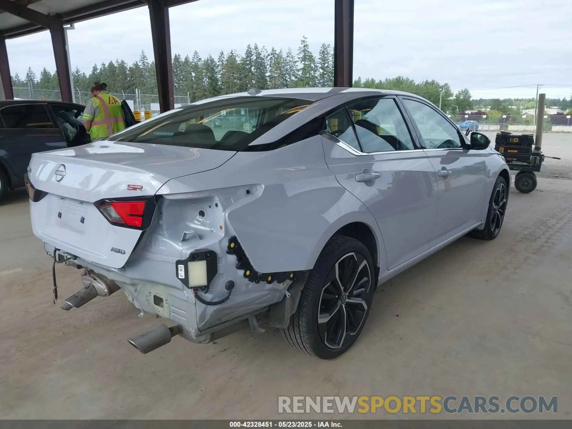 4 Photograph of a damaged car 1N4BL4CW5RN373287 NISSAN ALTIMA 2024