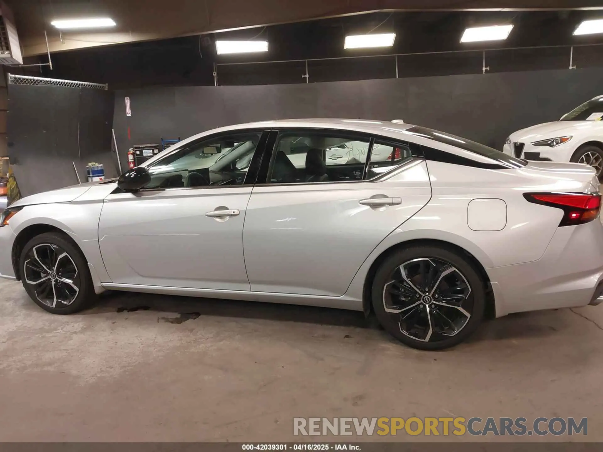 14 Photograph of a damaged car 1N4BL4CW6RN326785 NISSAN ALTIMA 2024