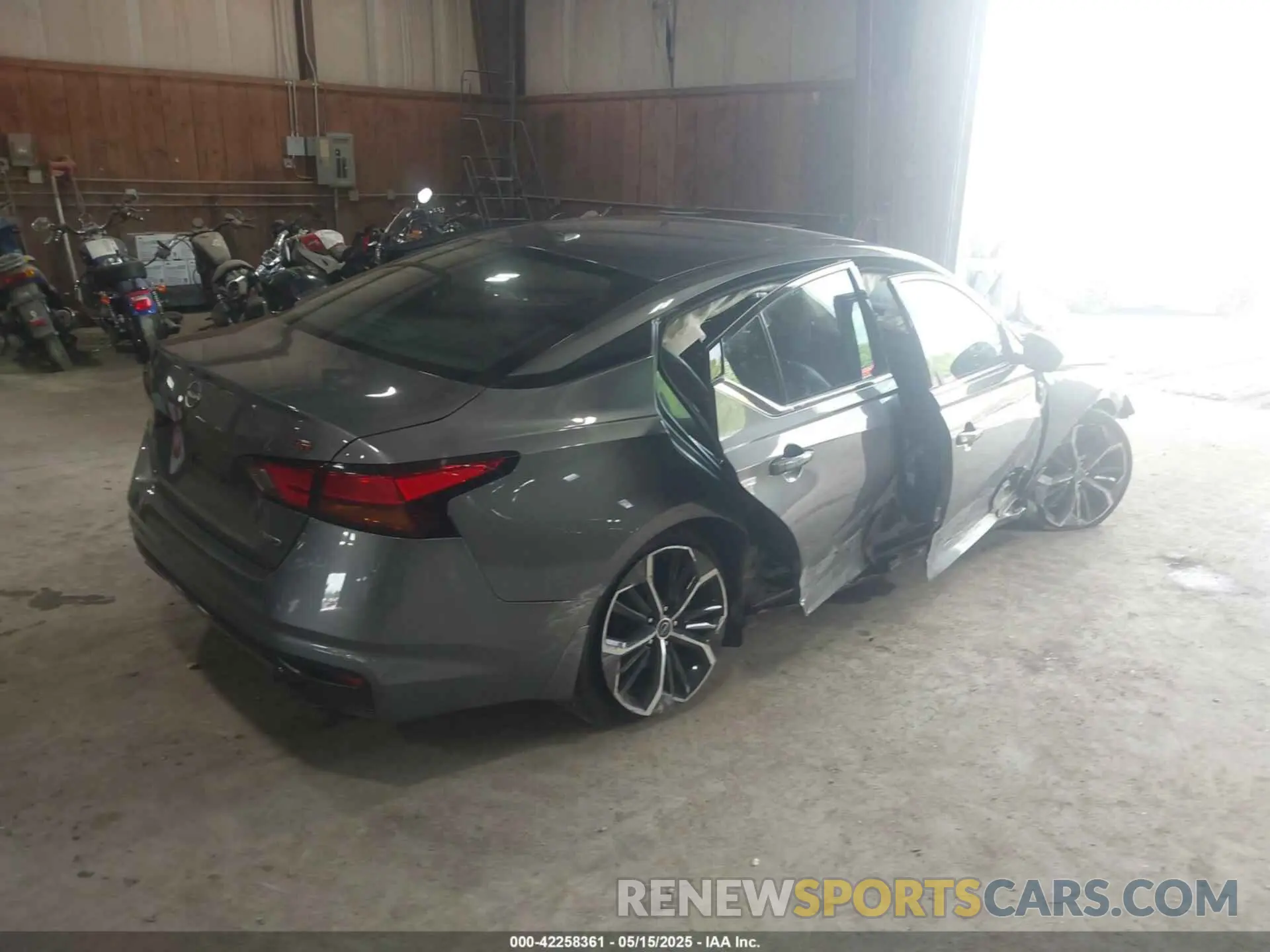 4 Photograph of a damaged car 1N4BL4CW9RN315294 NISSAN ALTIMA 2024