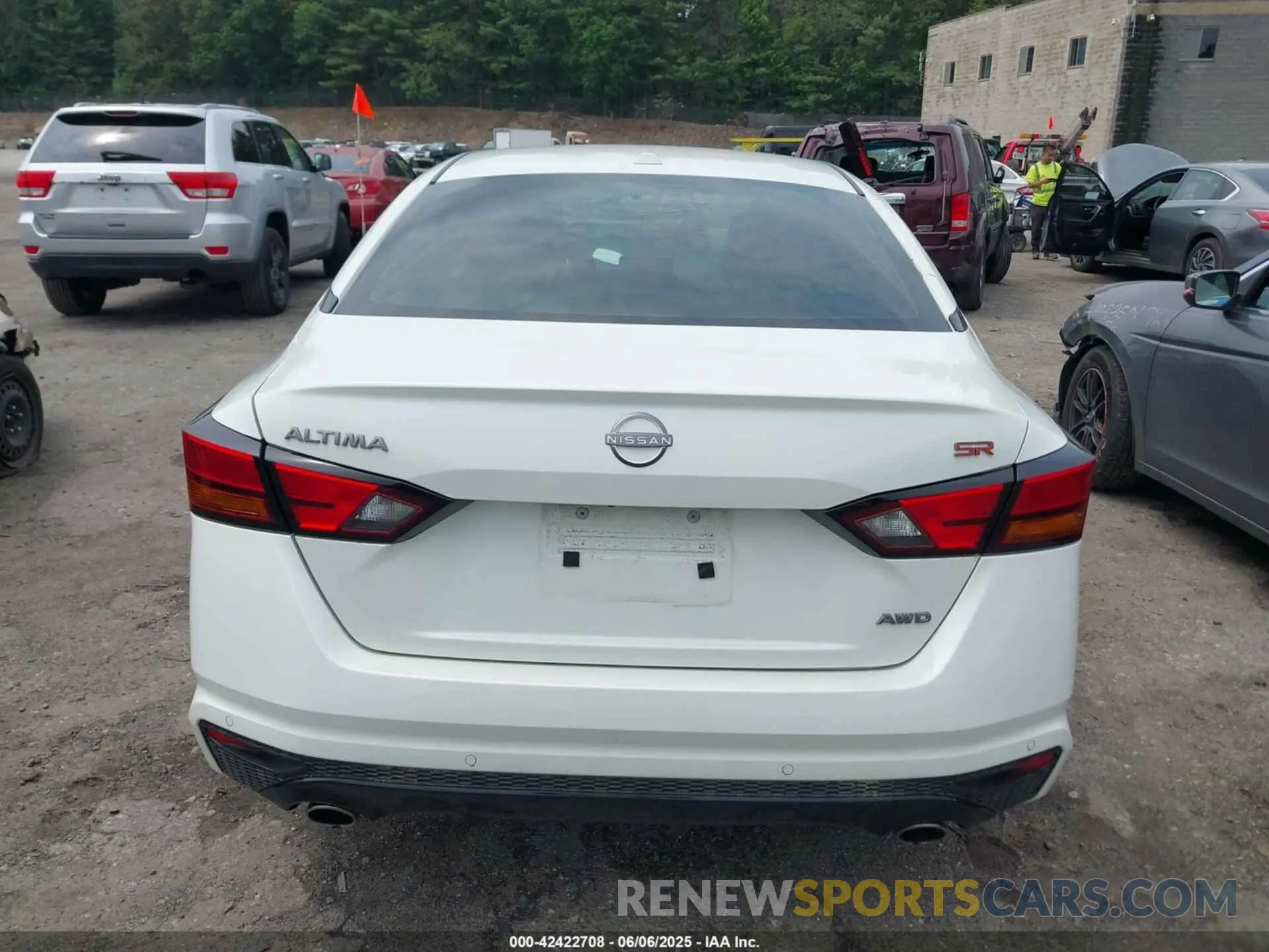 16 Photograph of a damaged car 1N4BL4CWXRN312761 NISSAN ALTIMA 2024