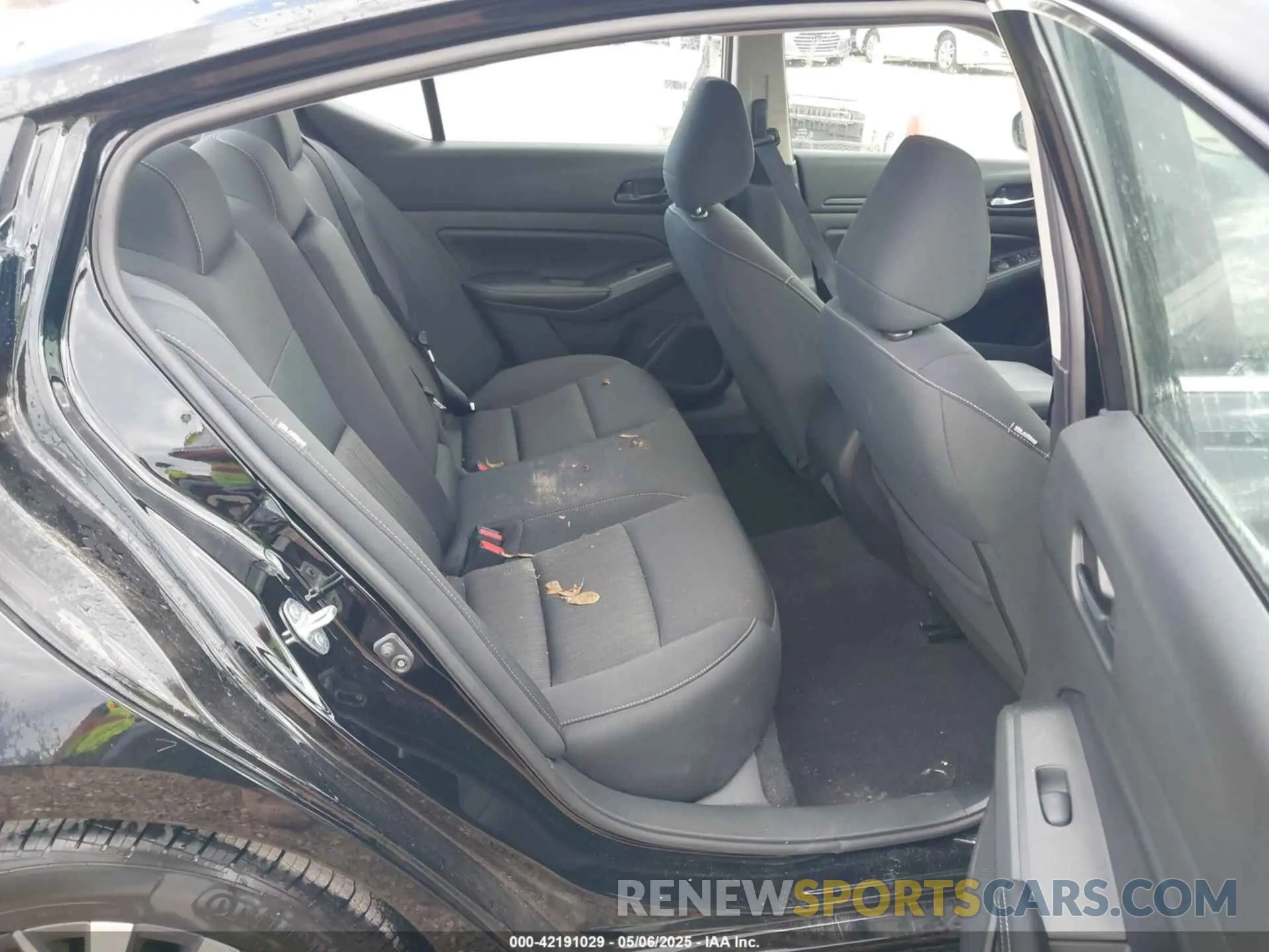 8 Photograph of a damaged car 1N4BL4DV0RN335813 NISSAN ALTIMA 2024
