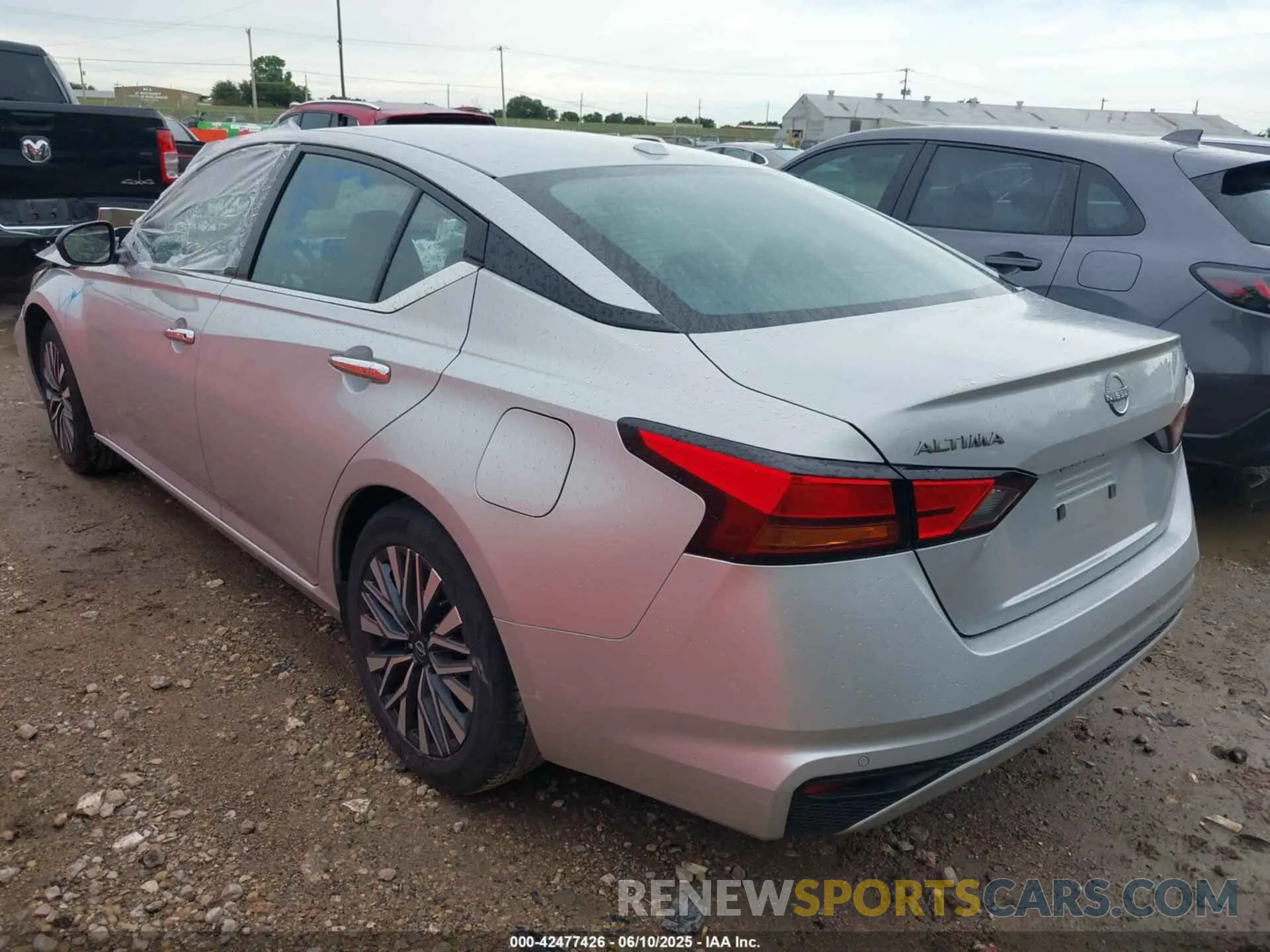 3 Photograph of a damaged car 1N4BL4DV0RN339327 NISSAN ALTIMA 2024