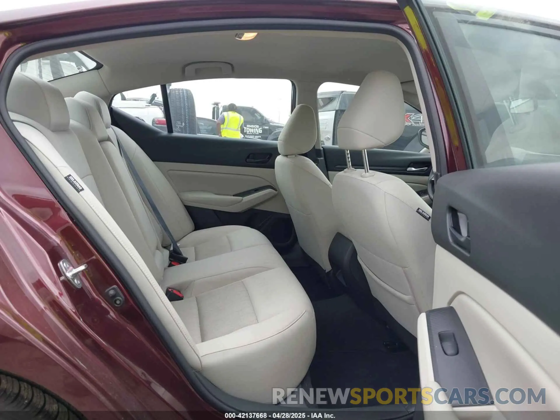 8 Photograph of a damaged car 1N4BL4DV1RN323542 NISSAN ALTIMA 2024