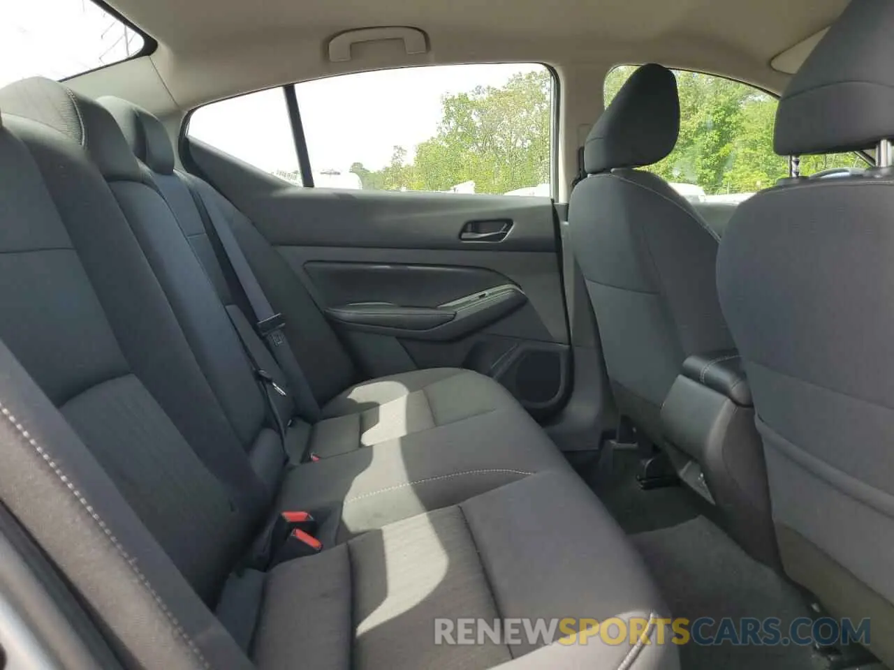 10 Photograph of a damaged car 1N4BL4DV1RN377133 NISSAN ALTIMA 2024