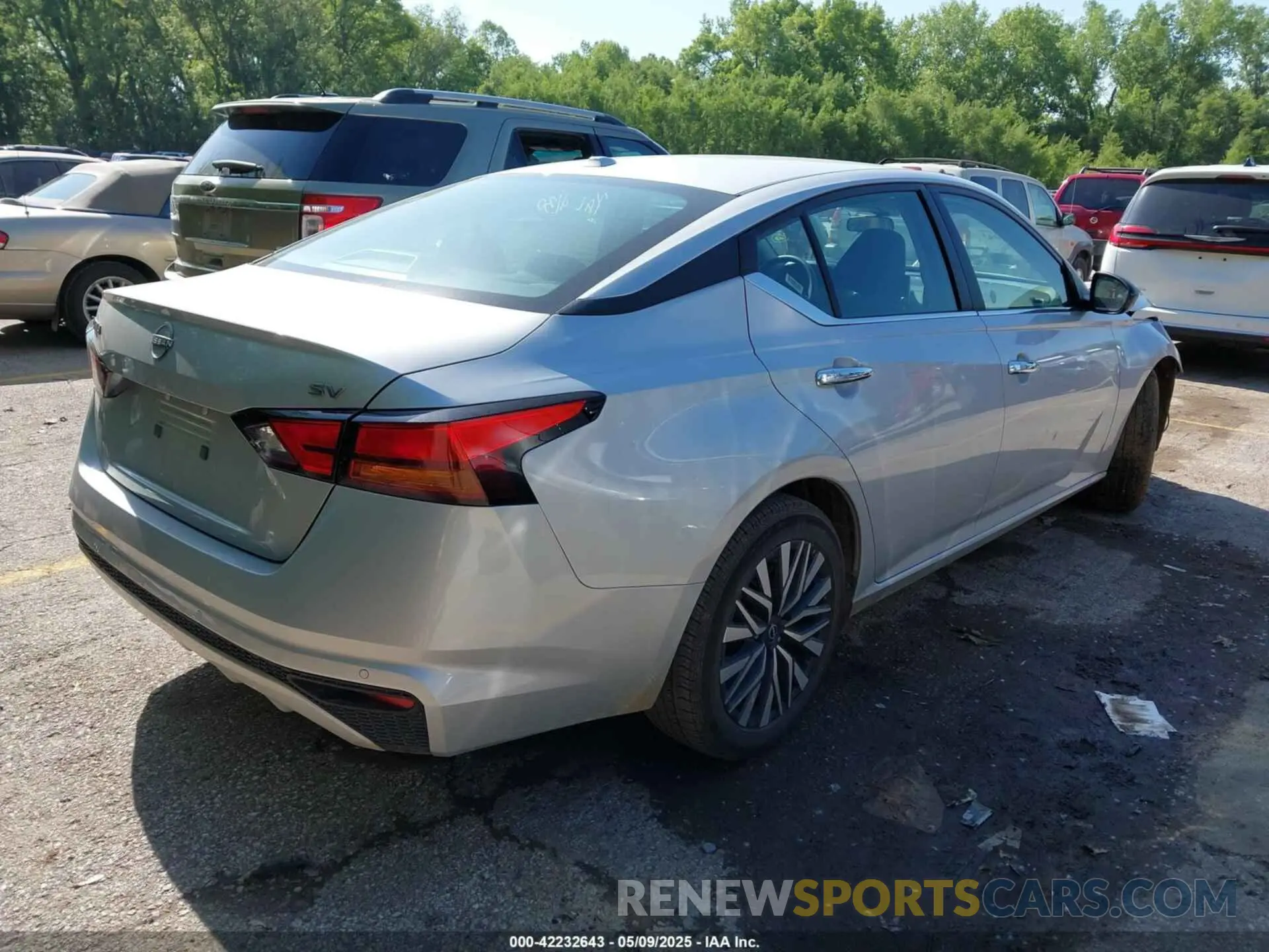4 Photograph of a damaged car 1N4BL4DV1RN377245 NISSAN ALTIMA 2024