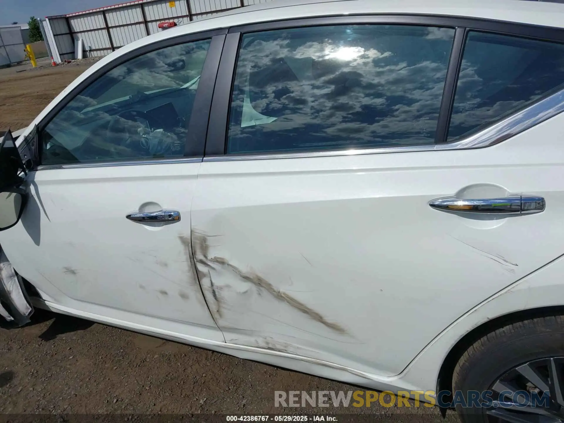 14 Photograph of a damaged car 1N4BL4DV1RN386723 NISSAN ALTIMA 2024
