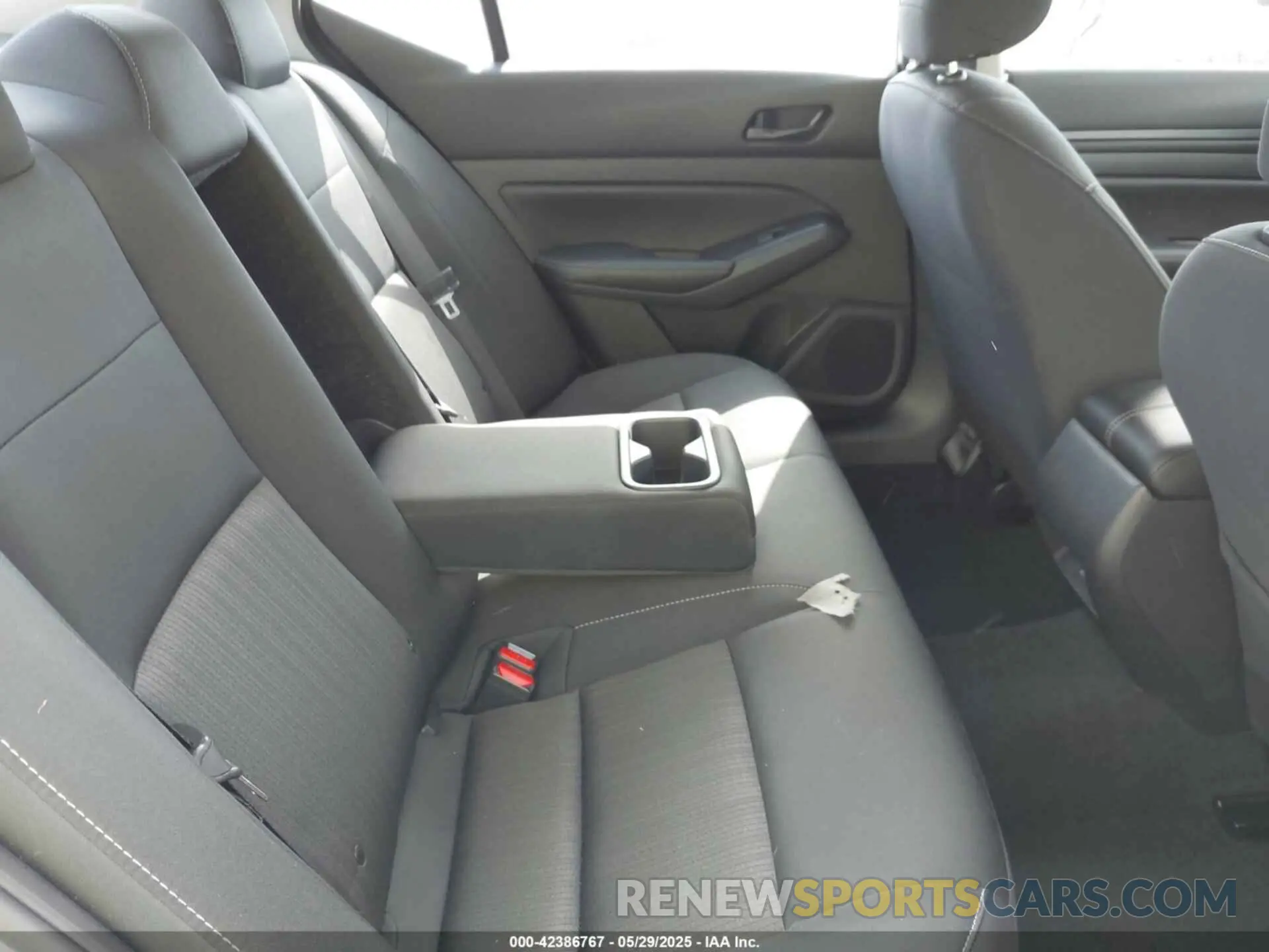 8 Photograph of a damaged car 1N4BL4DV1RN386723 NISSAN ALTIMA 2024