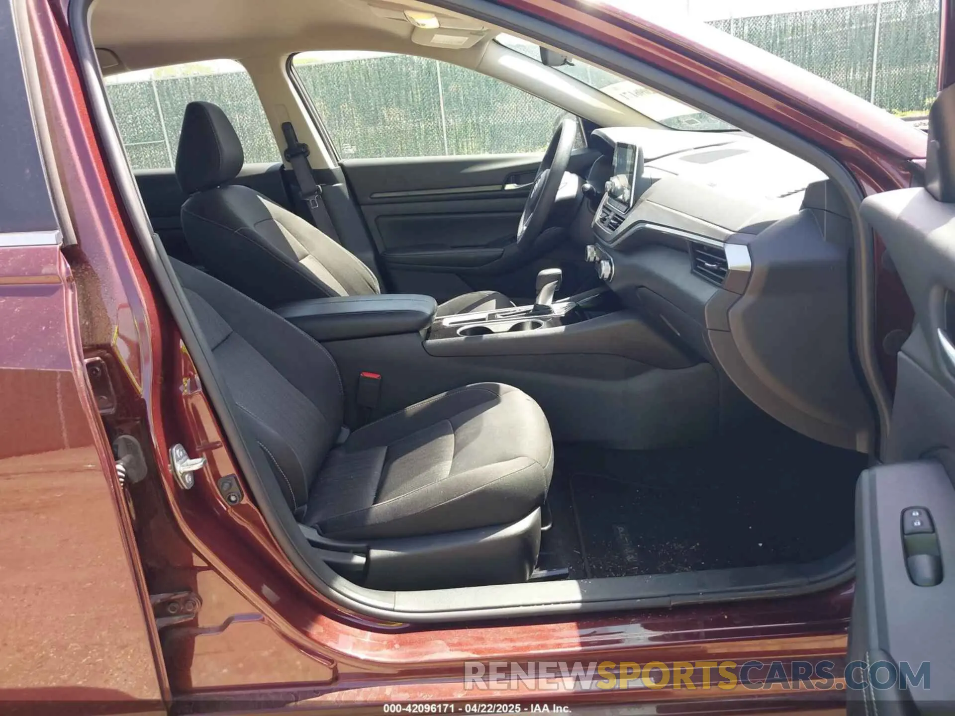 5 Photograph of a damaged car 1N4BL4DV1RN409109 NISSAN ALTIMA 2024