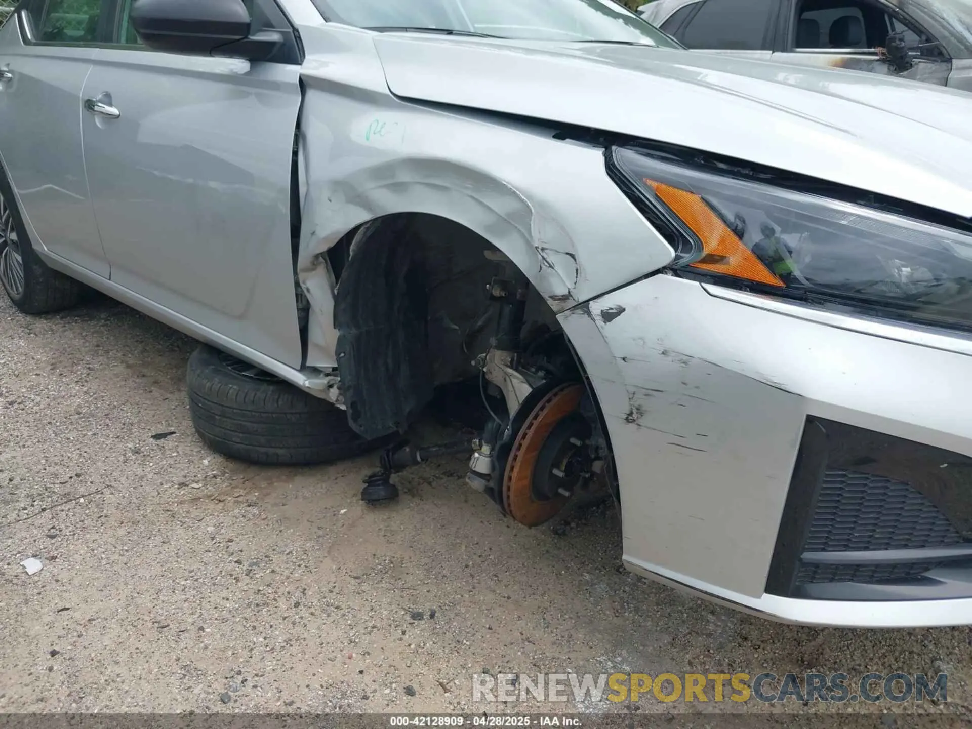 6 Photograph of a damaged car 1N4BL4DV2RN347865 NISSAN ALTIMA 2024