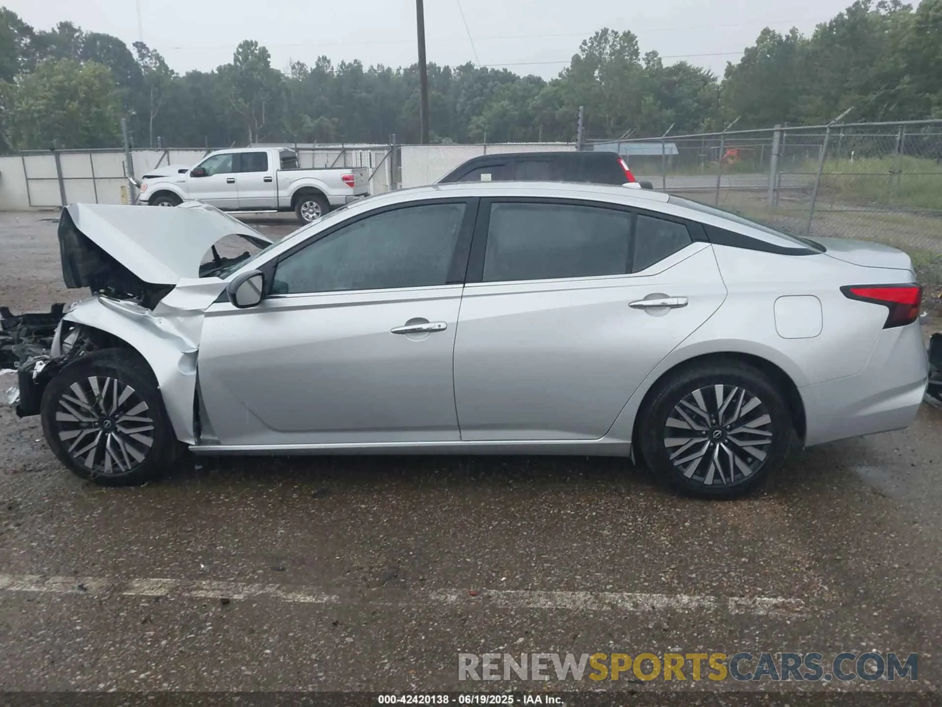 15 Photograph of a damaged car 1N4BL4DV2RN360275 NISSAN ALTIMA 2024