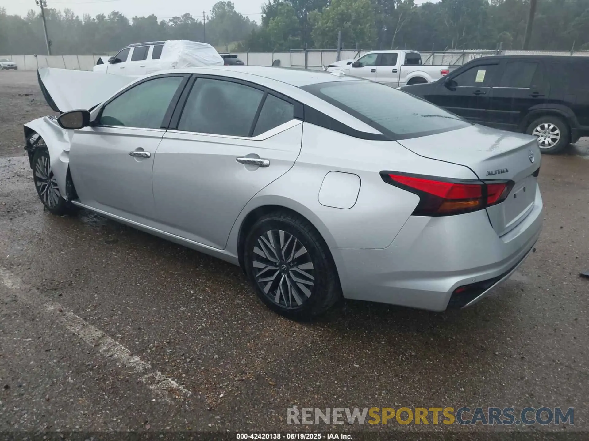 3 Photograph of a damaged car 1N4BL4DV2RN360275 NISSAN ALTIMA 2024