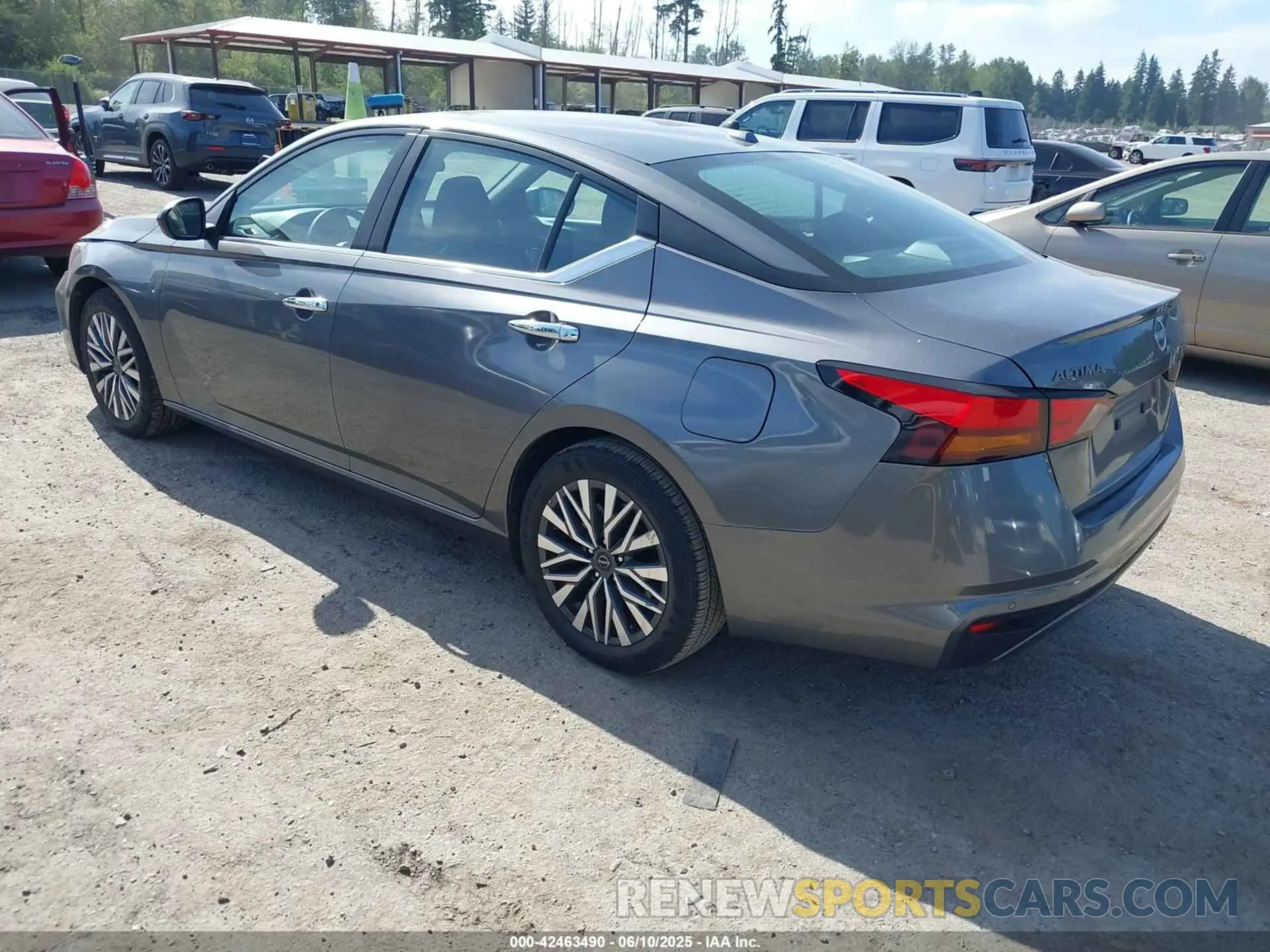 3 Photograph of a damaged car 1N4BL4DV2RN372183 NISSAN ALTIMA 2024