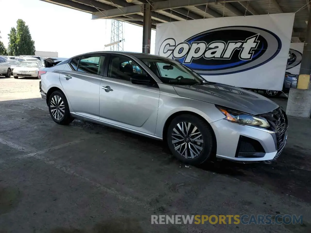 4 Photograph of a damaged car 1N4BL4DV2RN375987 NISSAN ALTIMA 2024