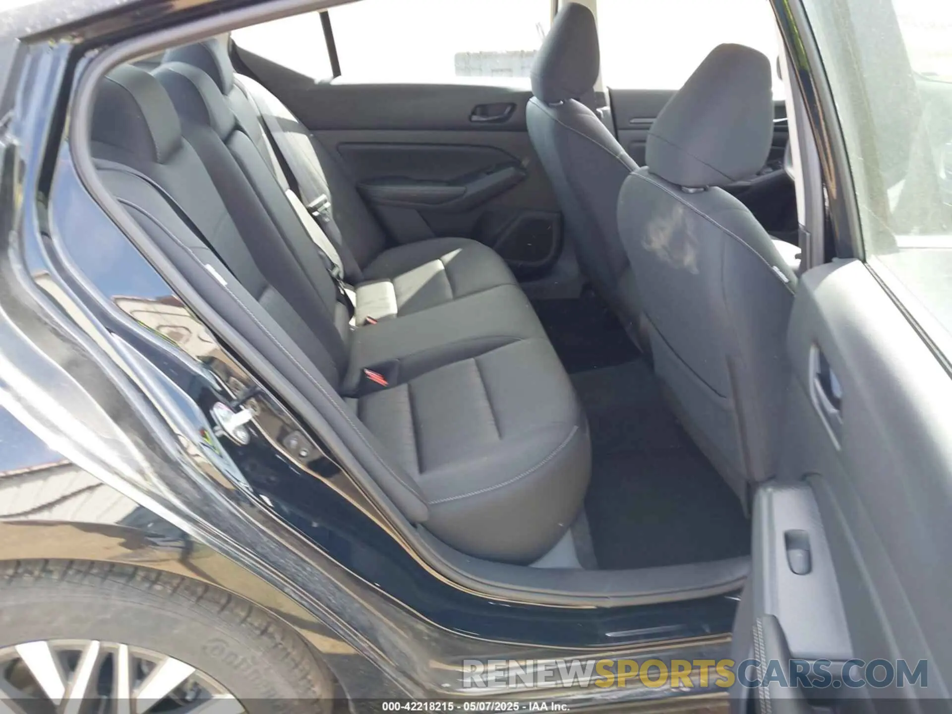 8 Photograph of a damaged car 1N4BL4DV2RN376461 NISSAN ALTIMA 2024
